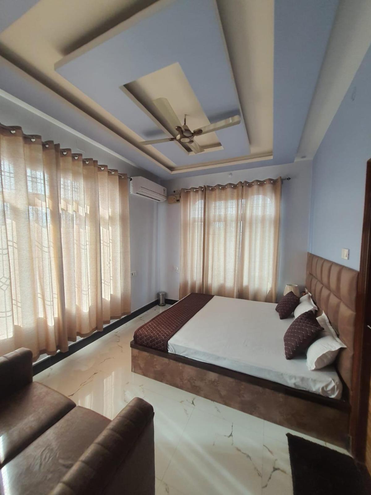 Double Room with Private Bathroom photo 3