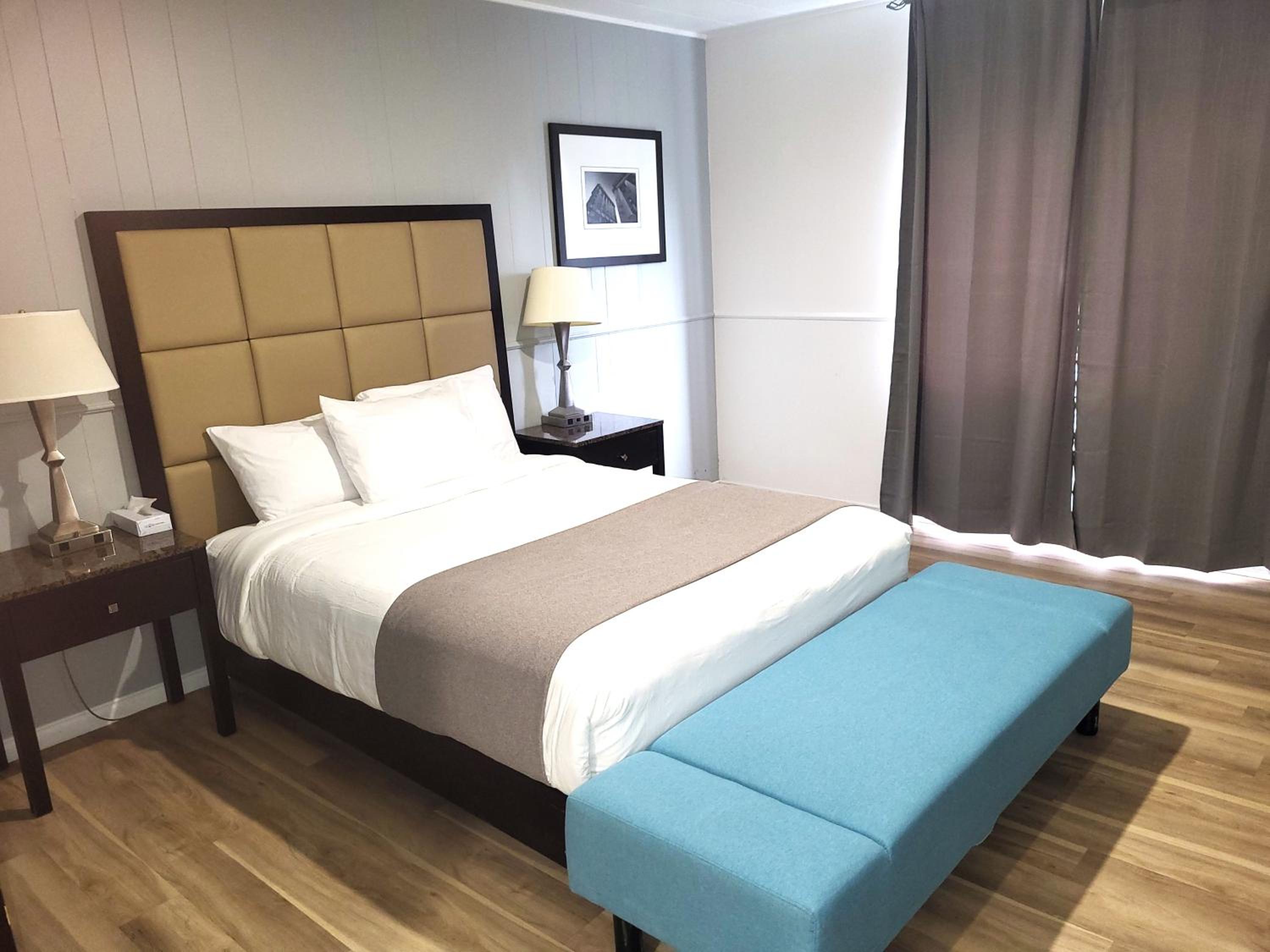 Standard Room, 1 Queen Bed - Photo 3