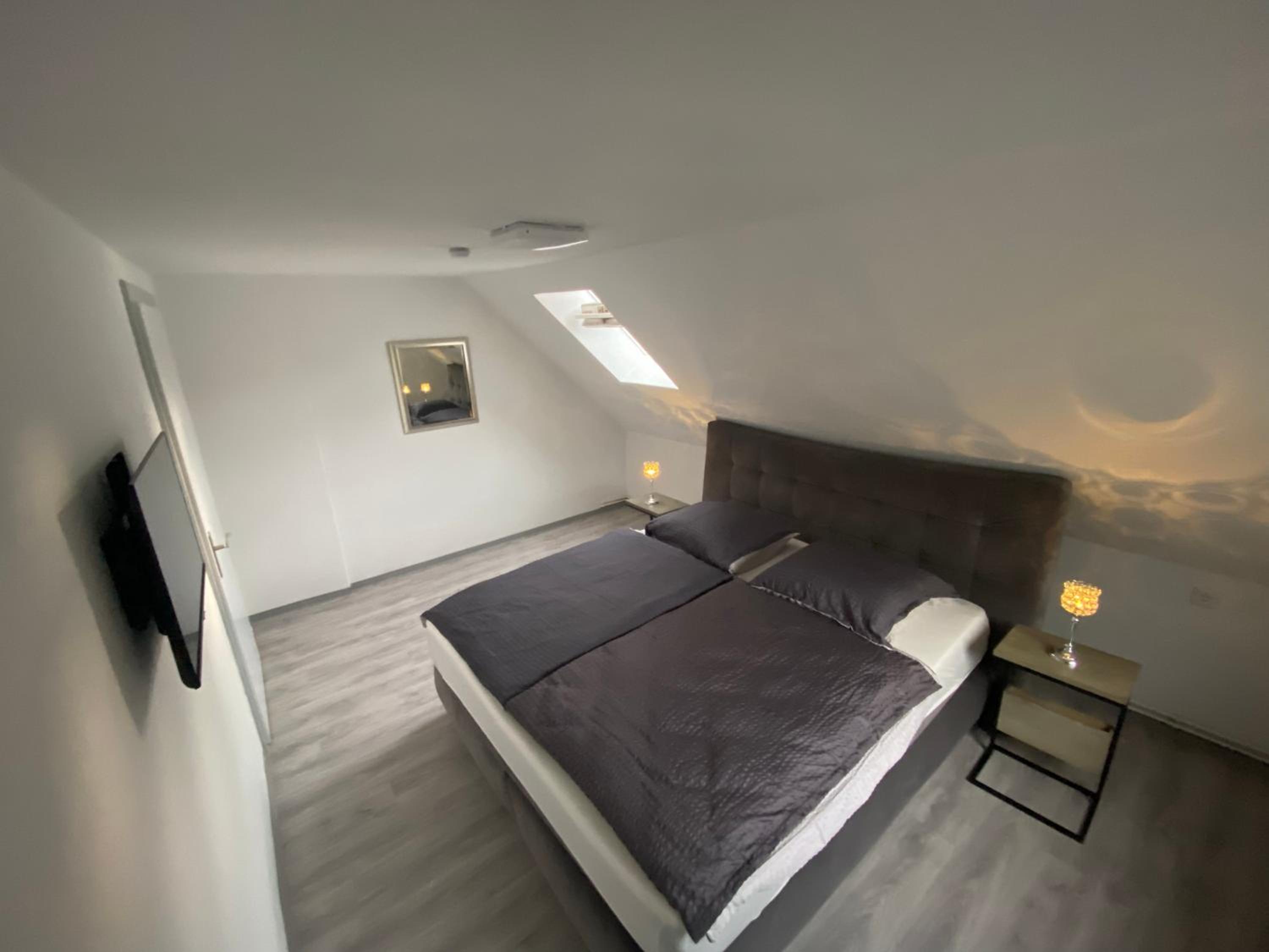 One-Bedroom Apartment photo 3