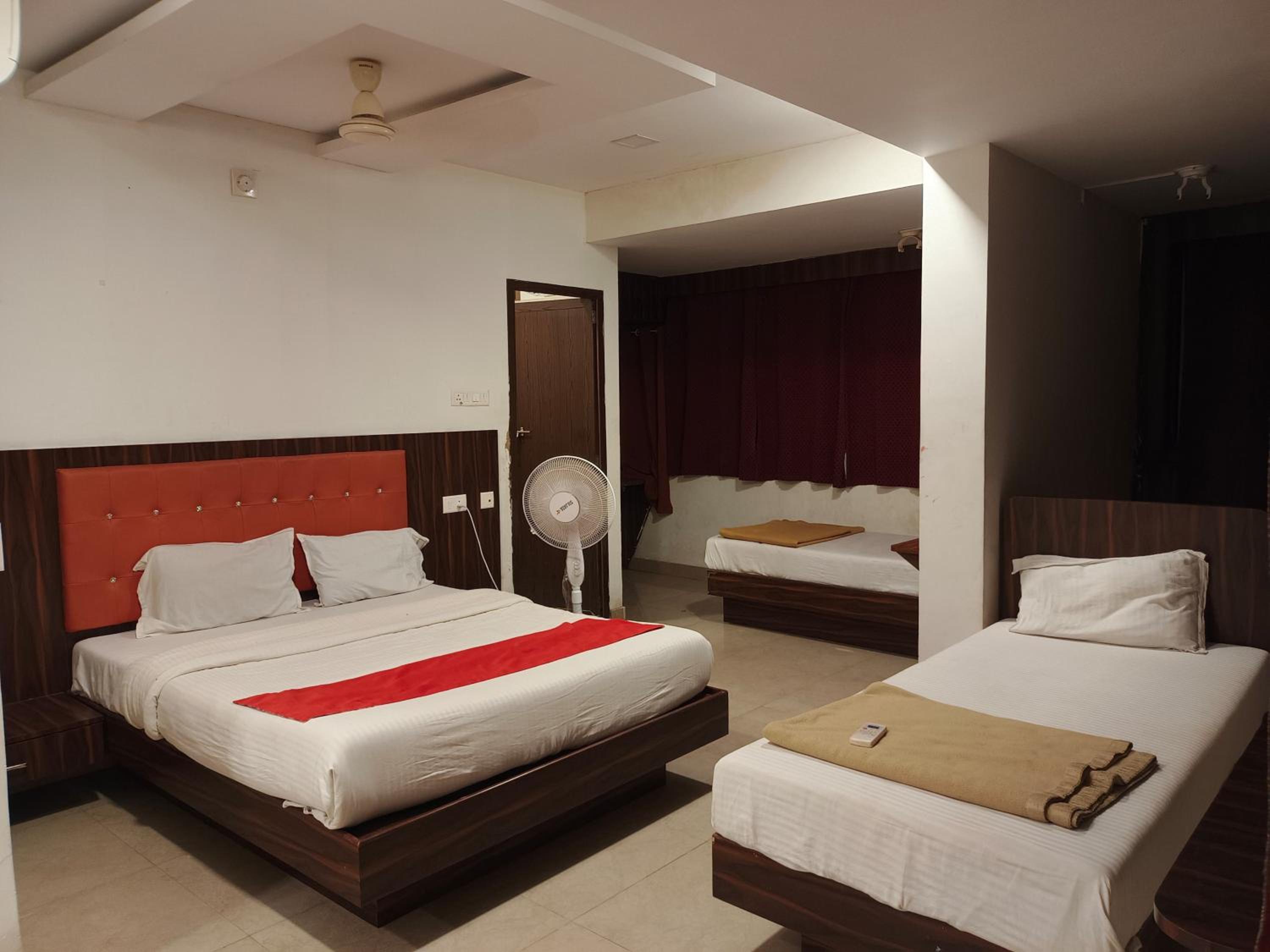 Deluxe Family Suite photo 3