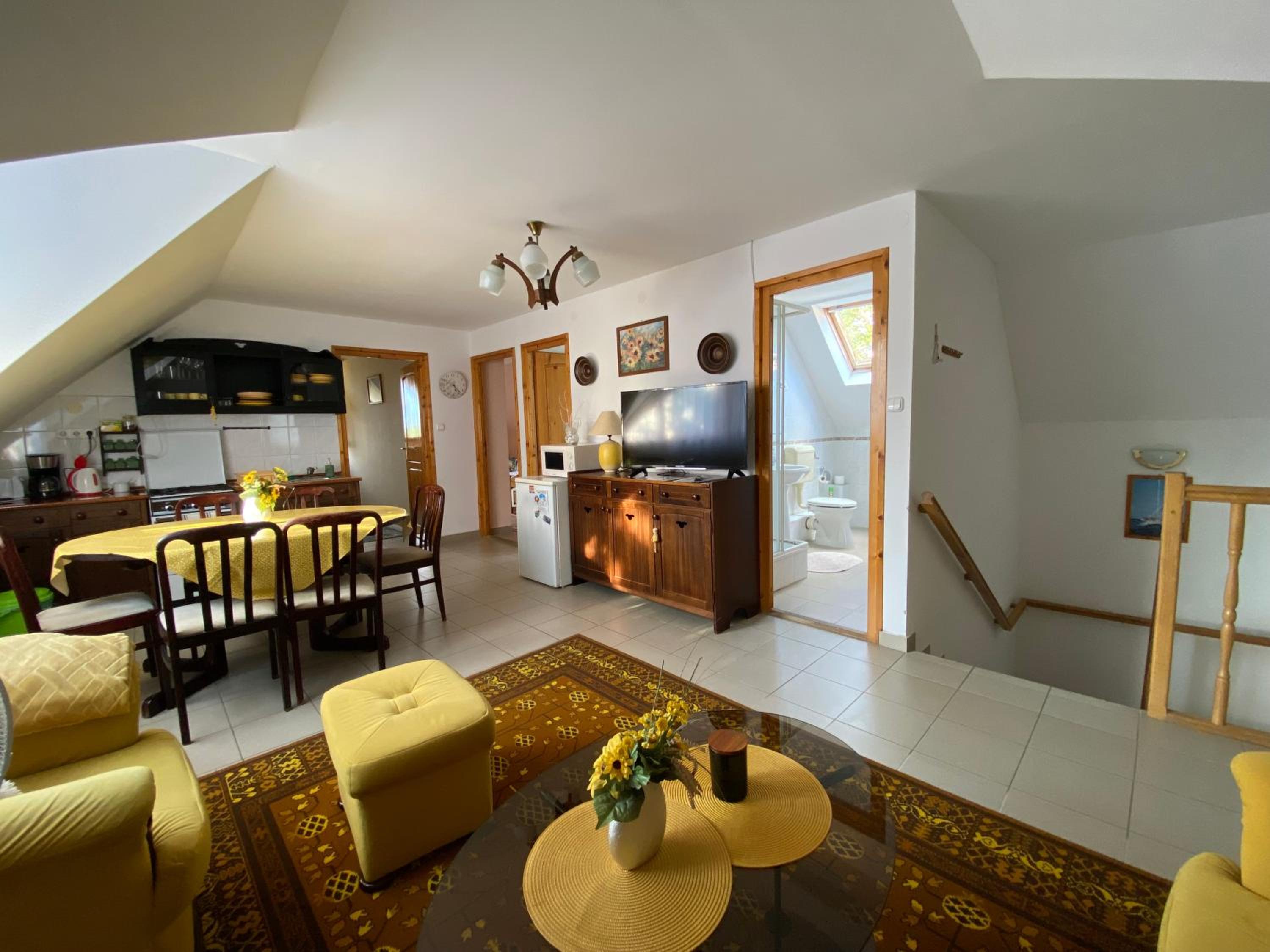 Three-Bedroom Apartment - Photo 8