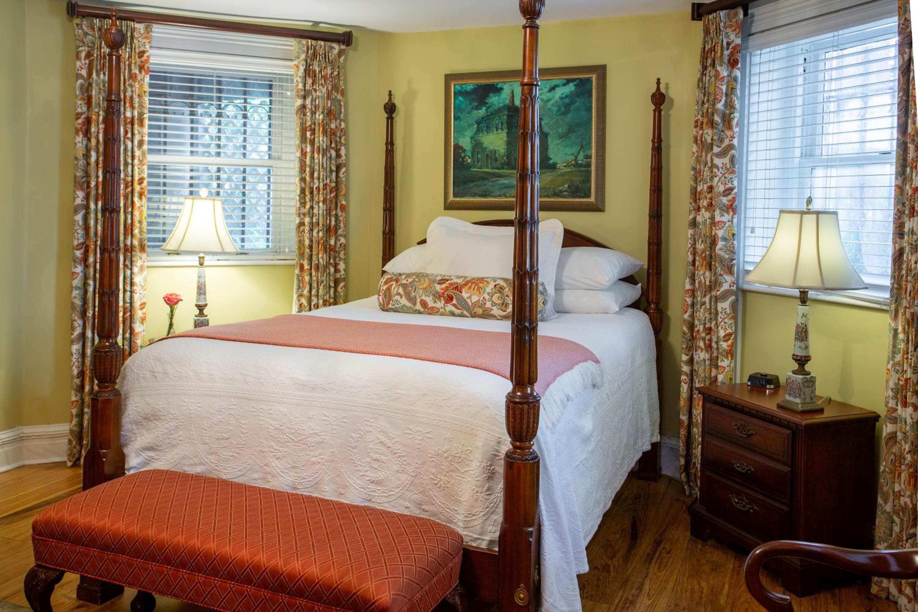 James Pierpont - Standard Queen Room