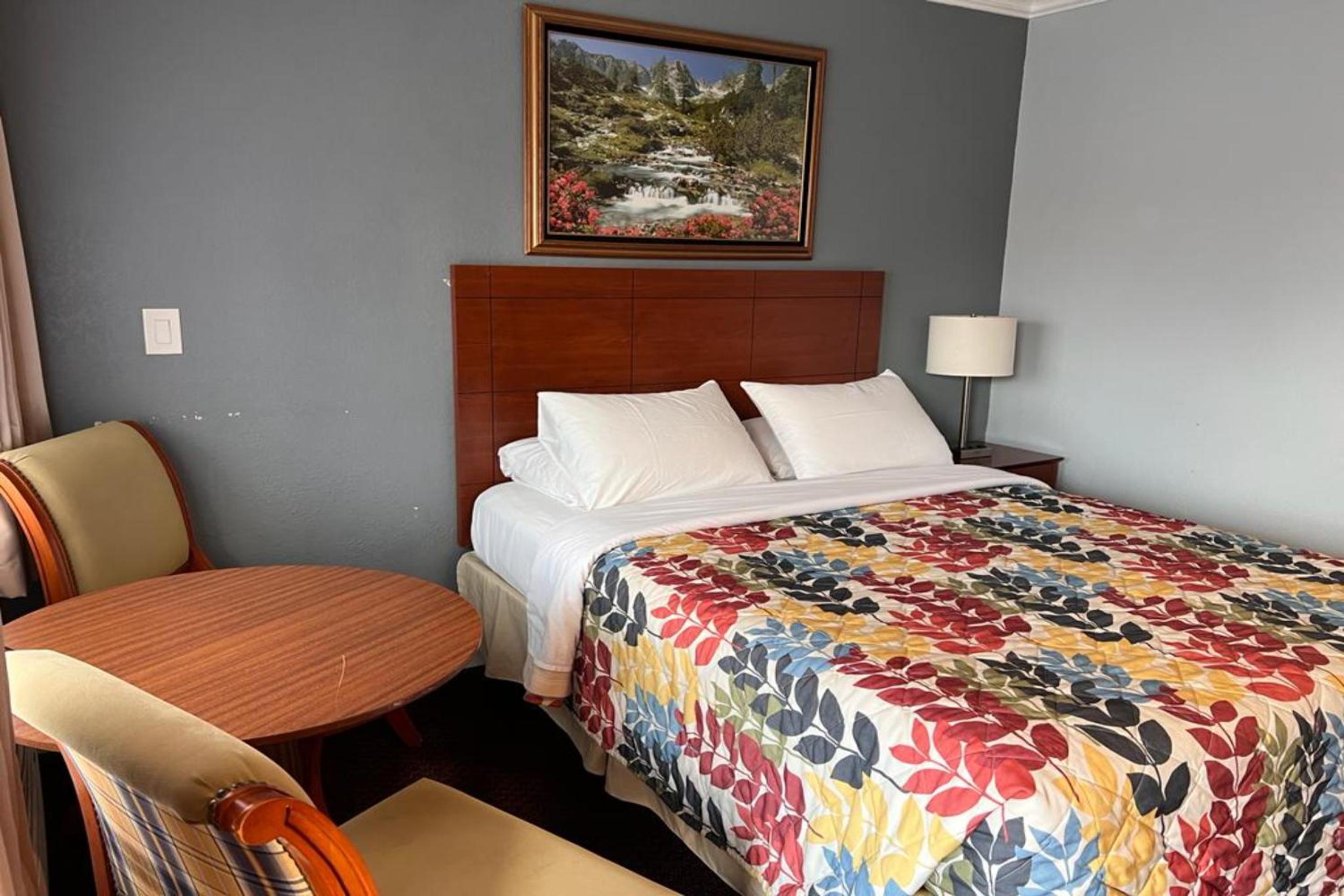 Family Double Room - Photo 11