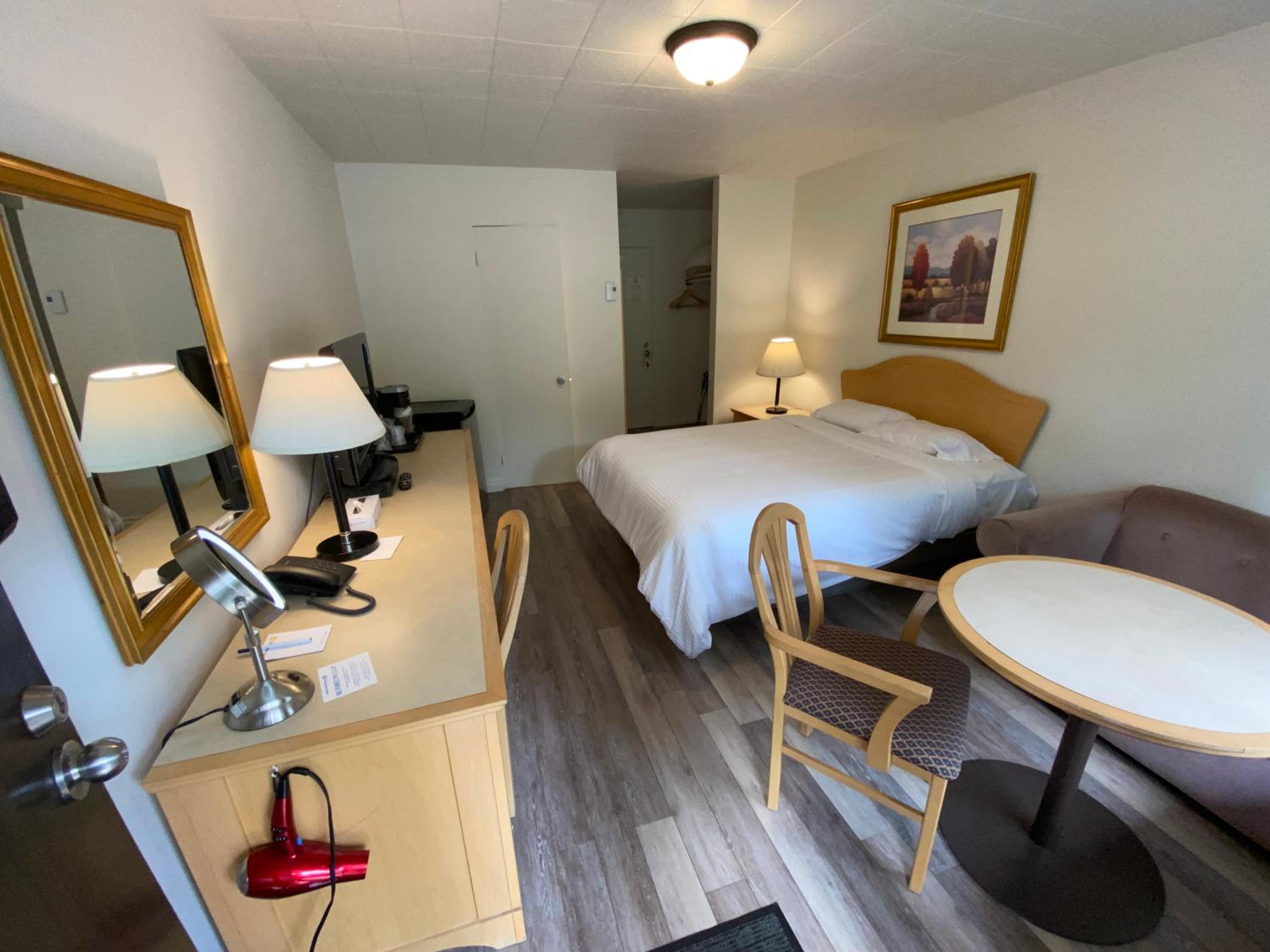 Standard Room photo 2