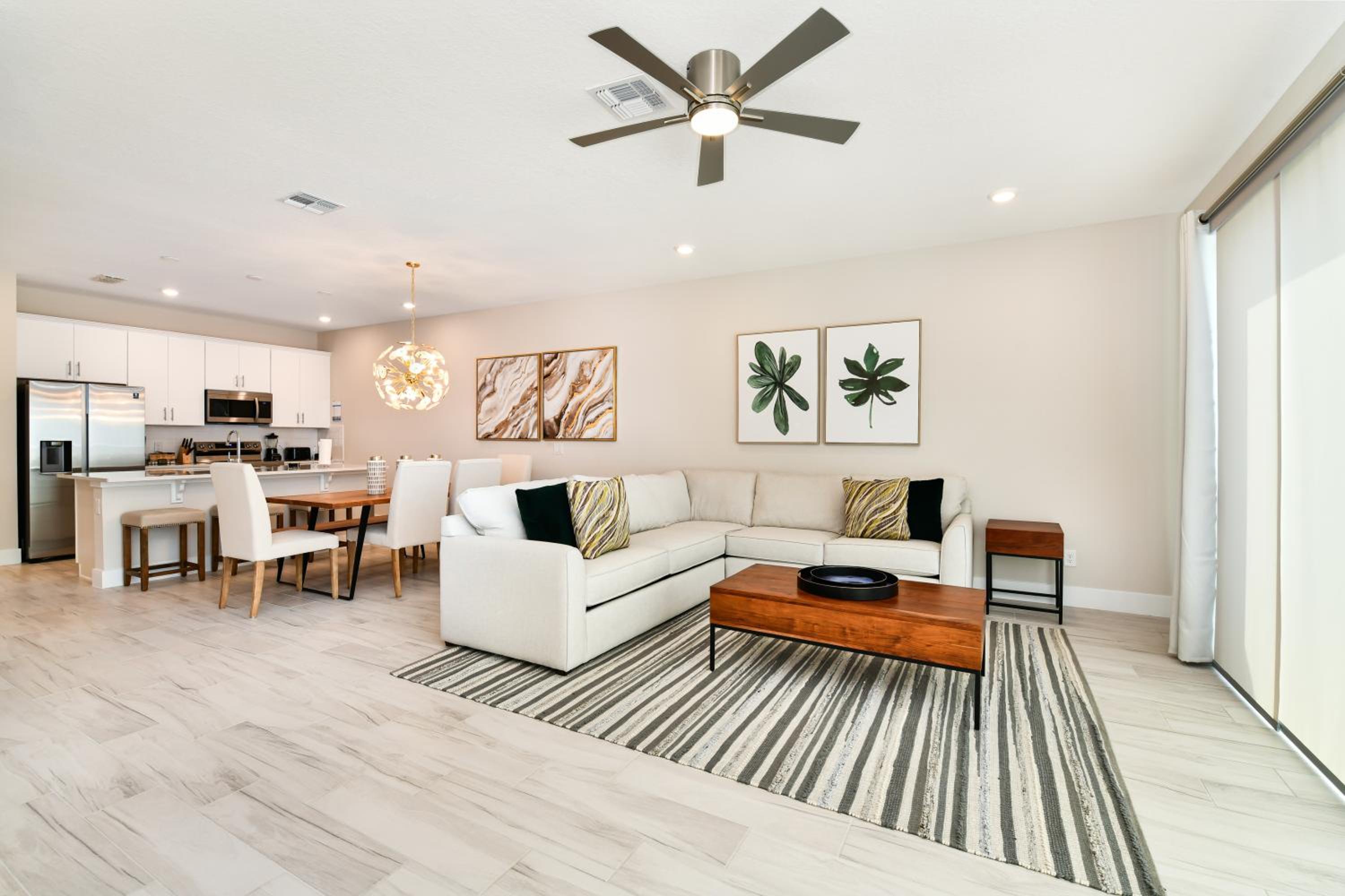 3 Bedroom Luxury Townhome w/Patio - Photo 12