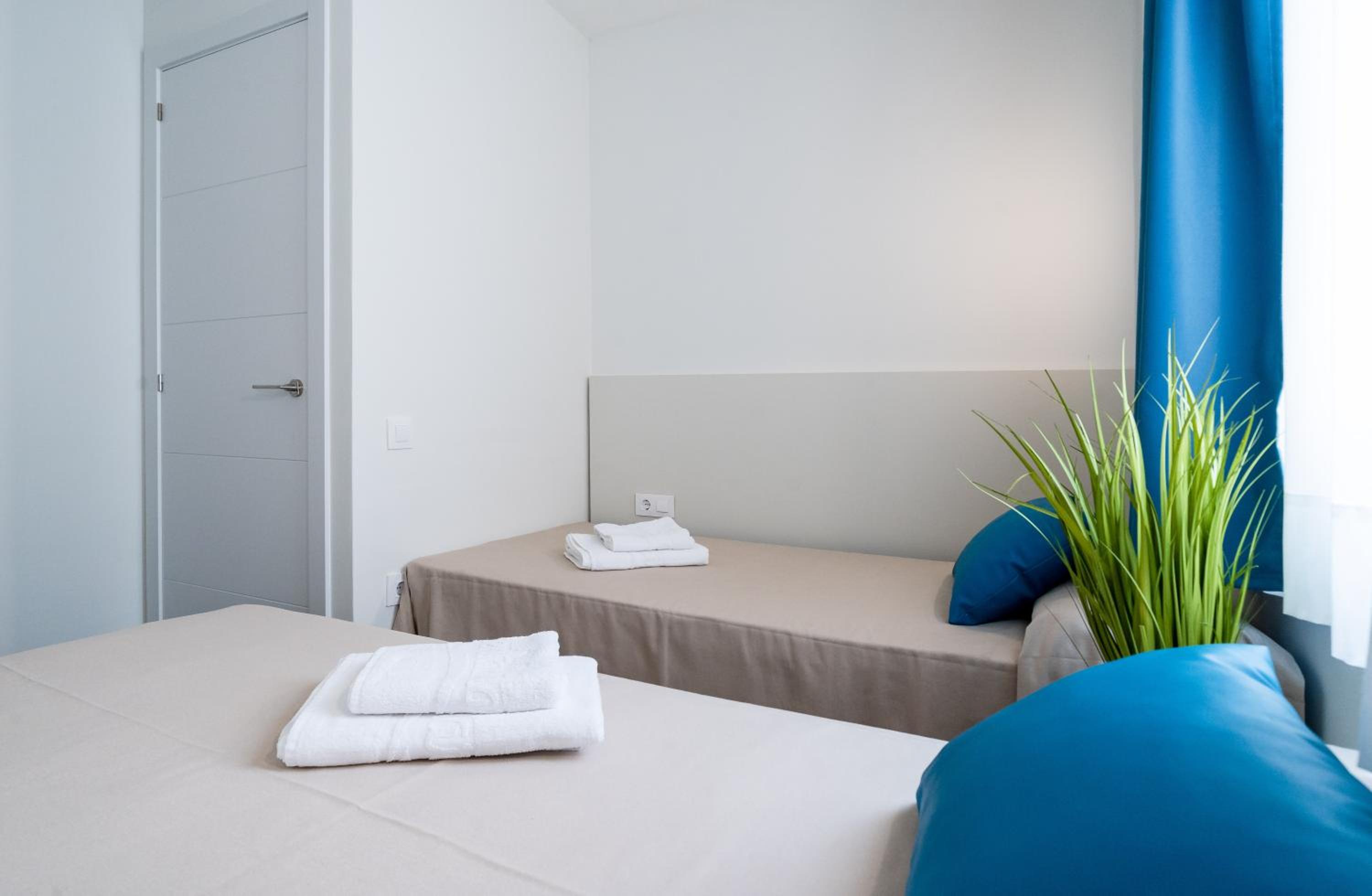 One-Bedroom Apartment photo 2