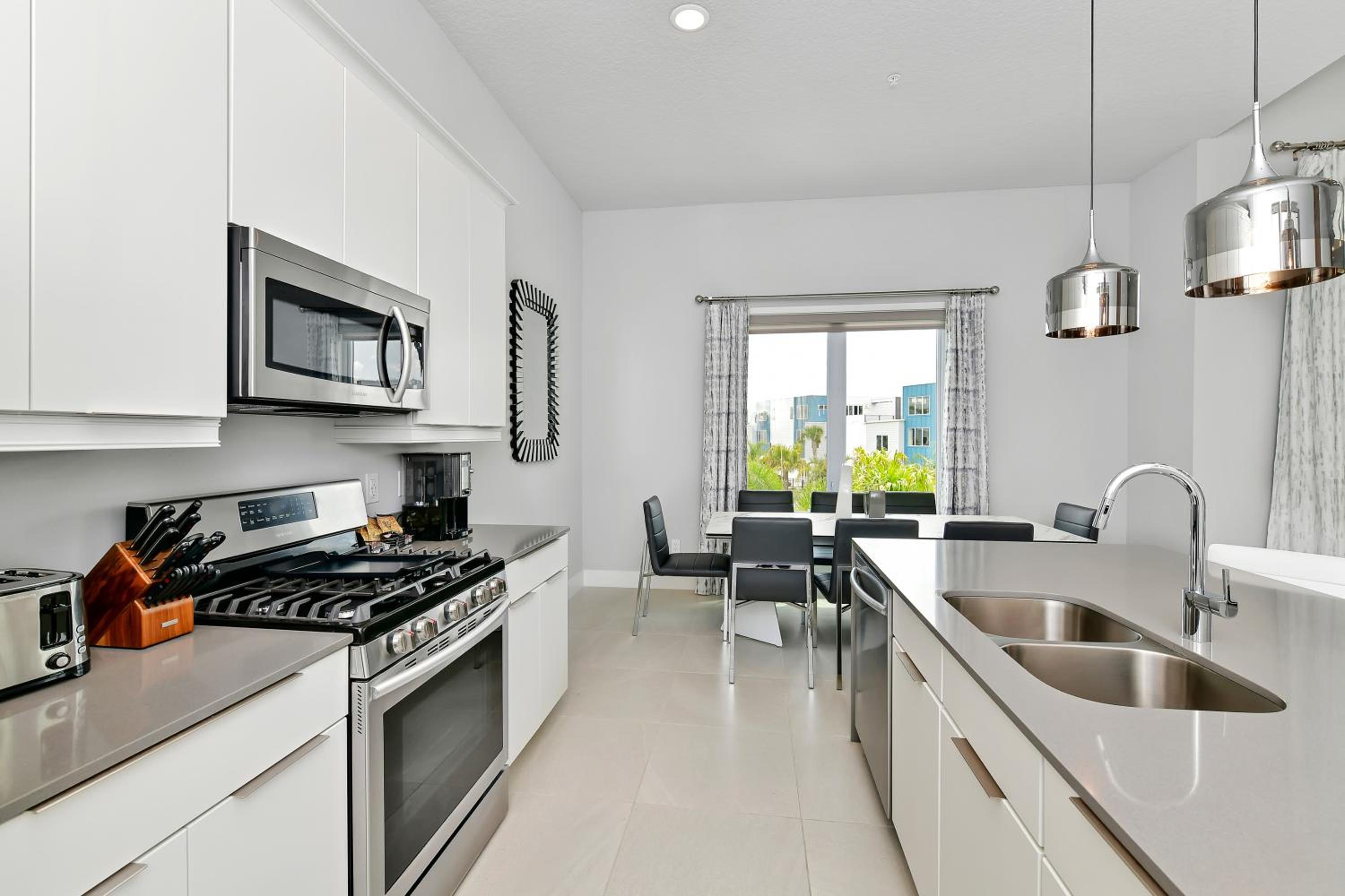 4 Bedroom Luxury Two Story Condo w/Balcony - Photo 6