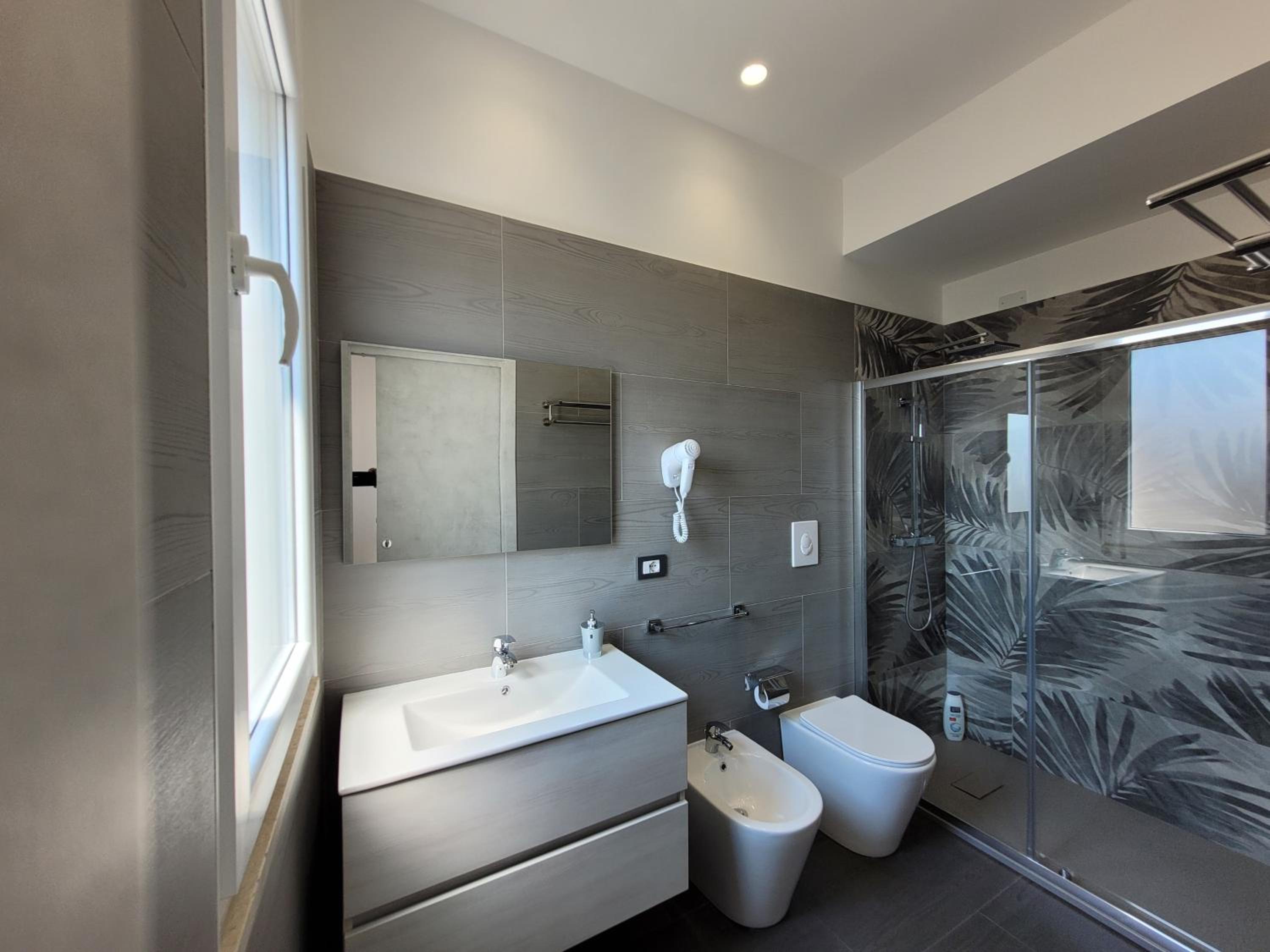 Large Double Room photo 2