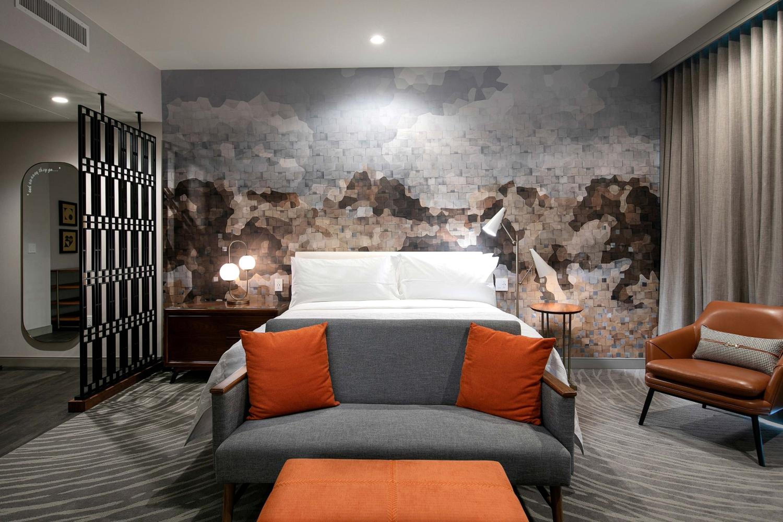 Executive Guest room with 1 King, Sofa bed - Photo 1