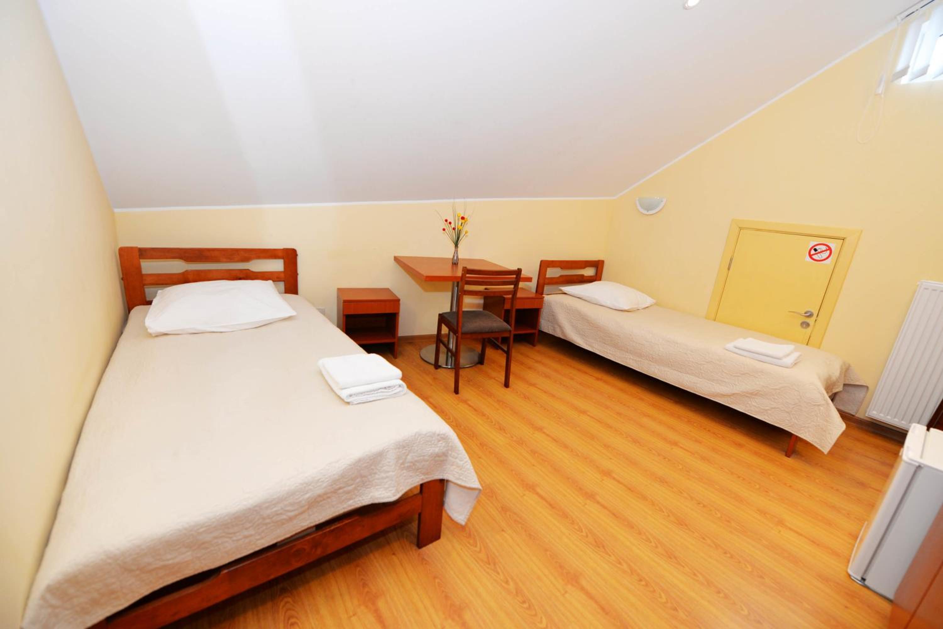 Twin Room with Shared Bathroom, photo 7
