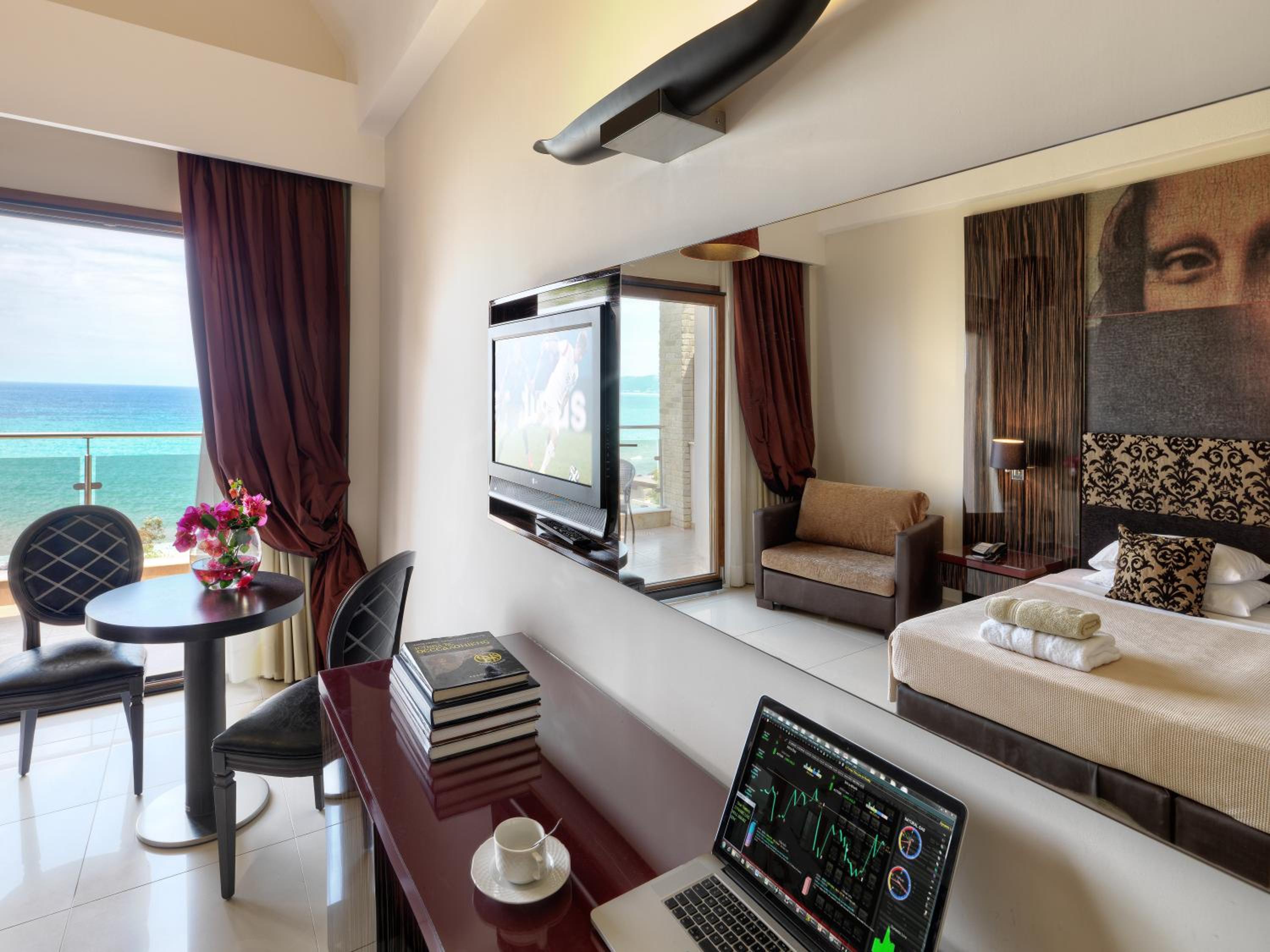 Deluxe Double Room - Beach Front - Photo 5