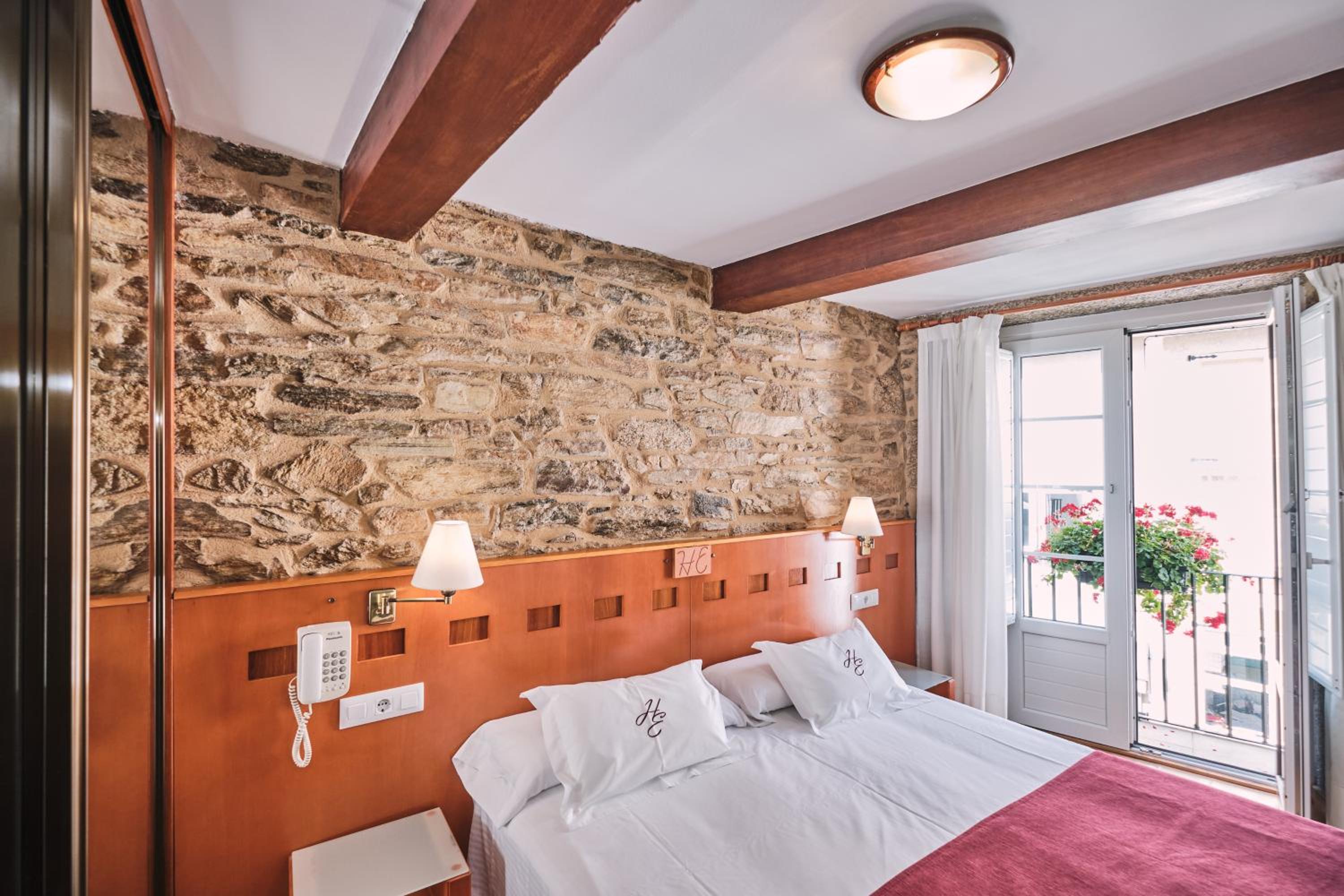 Double or Twin Room with Balcony photo 2