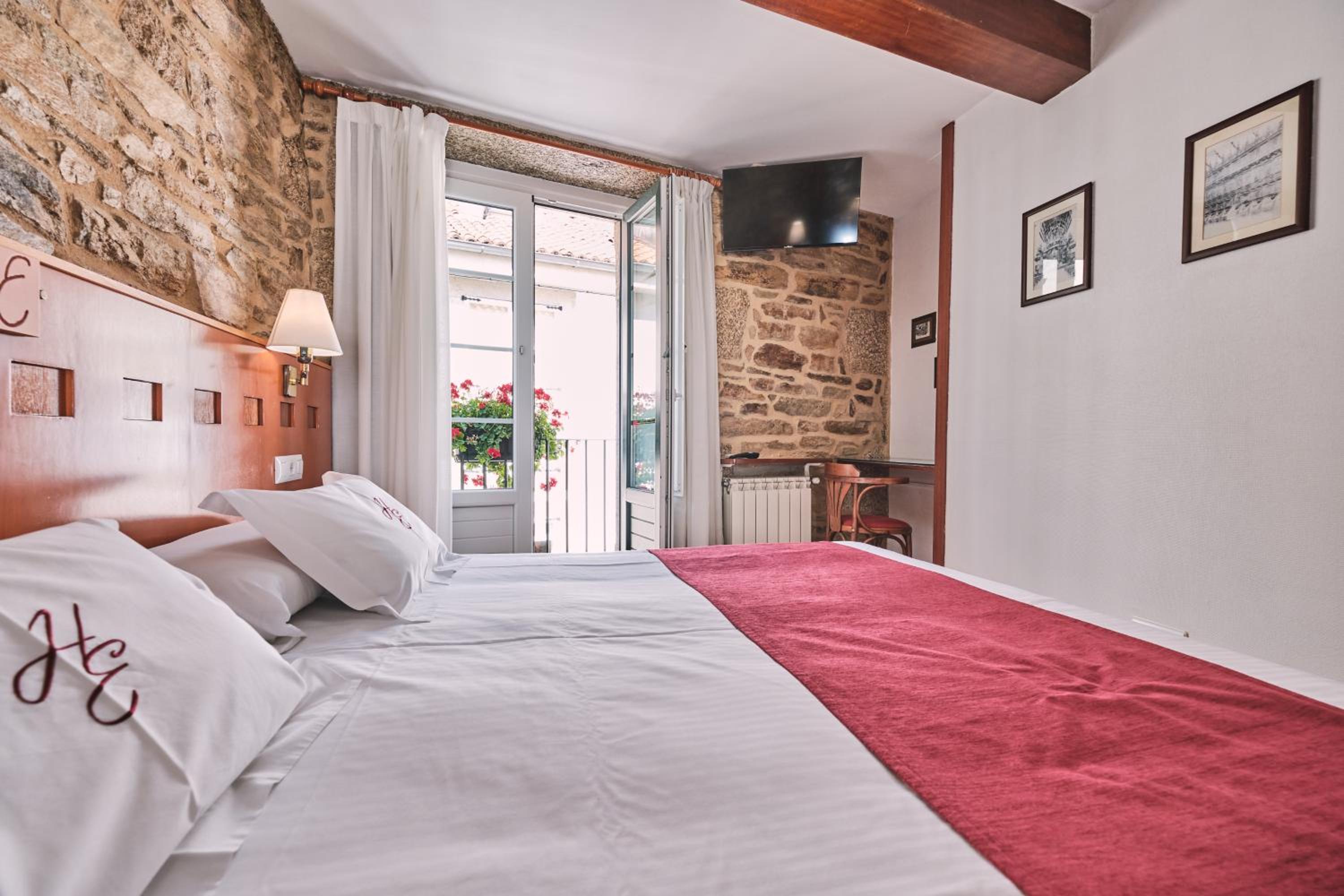 Double or Twin Room with Balcony photo 3