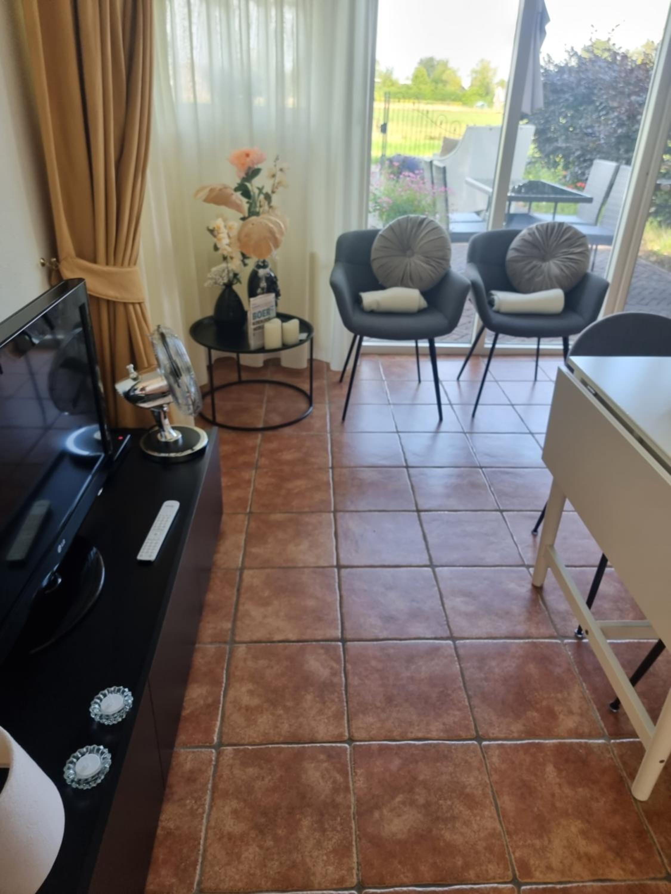 Double Room with Garden View - Photo 6