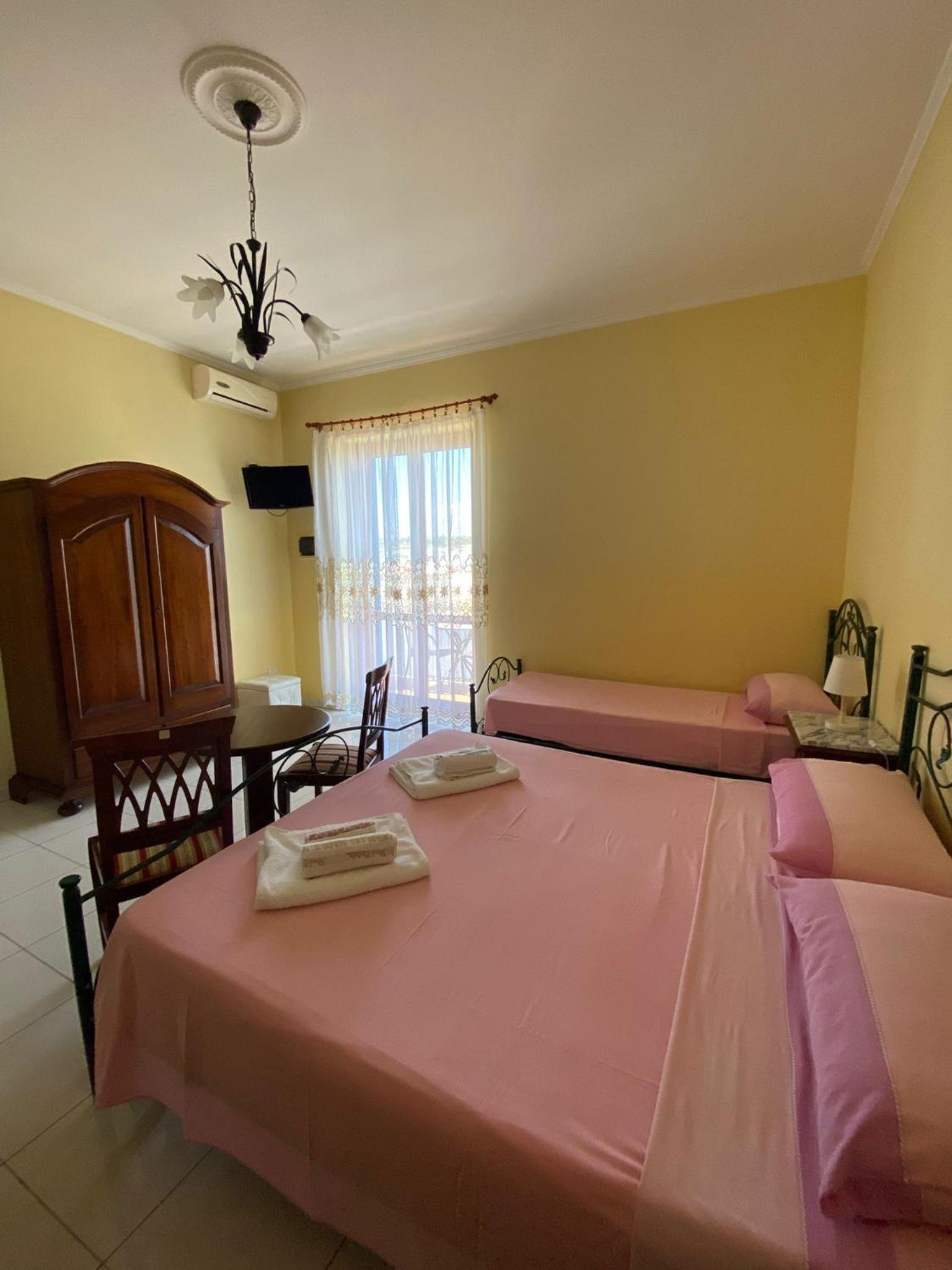 Deluxe Triple Room with Sea View