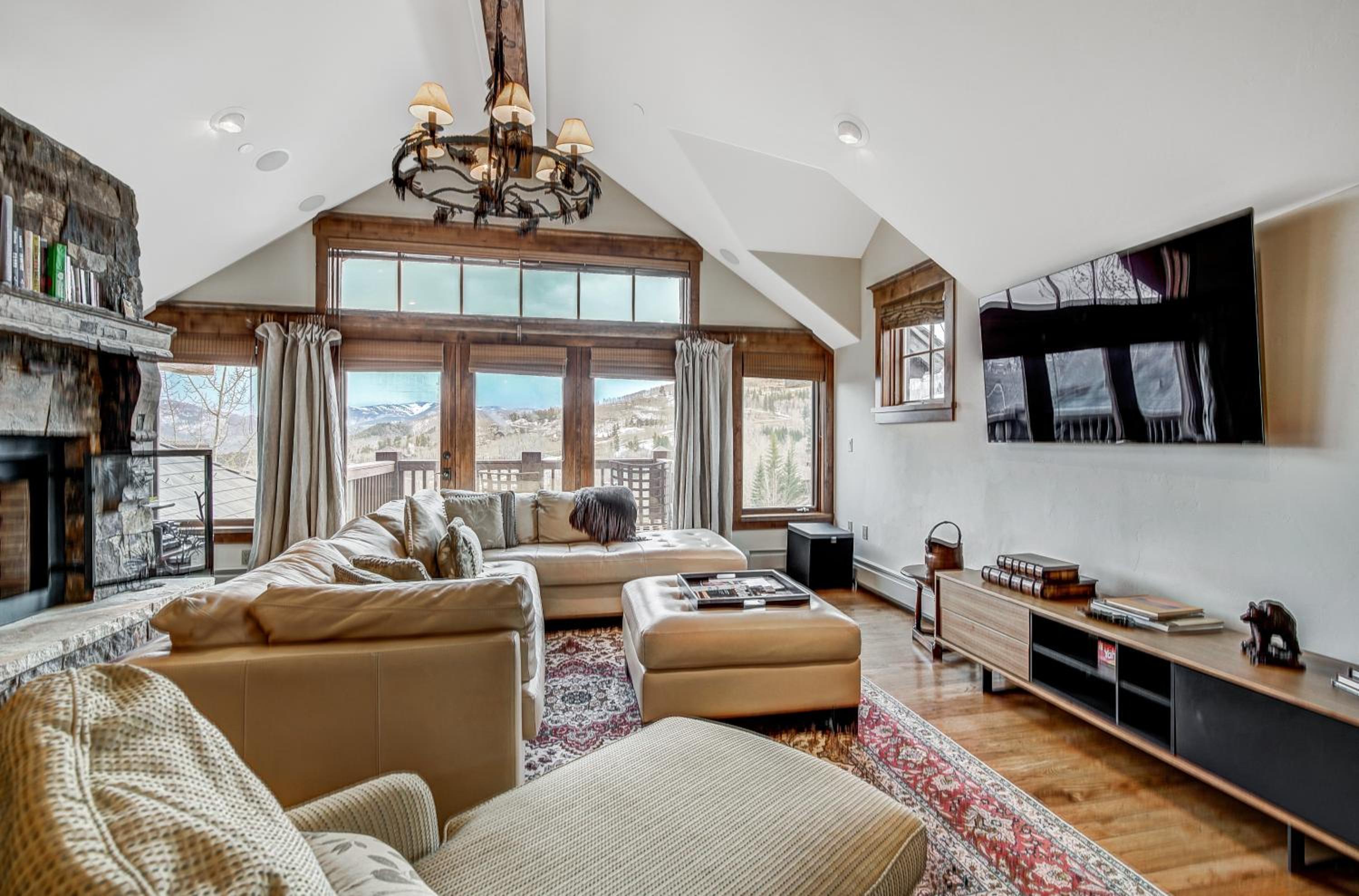 Four-Bedroom Deluxe Apartment