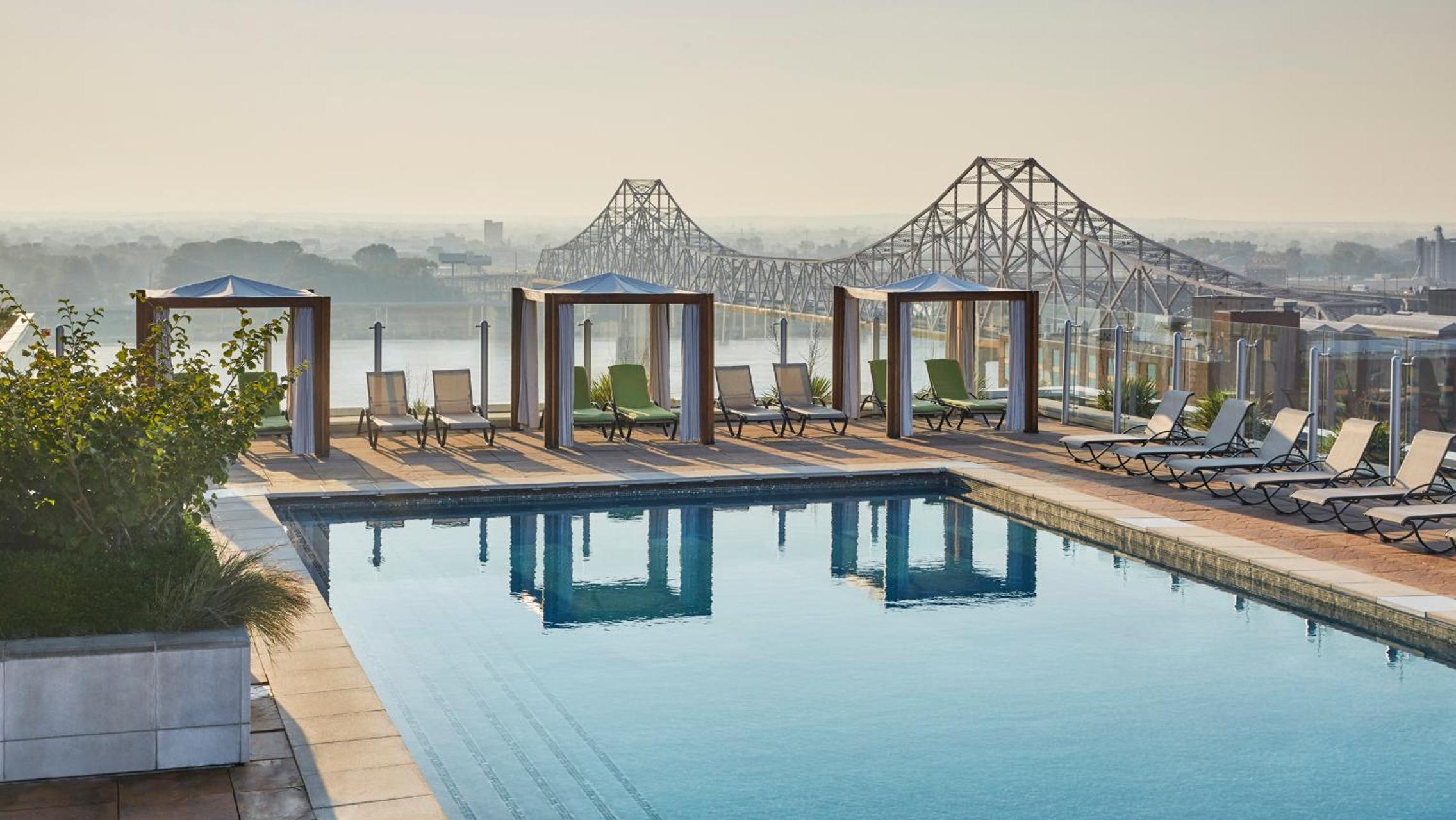 Four Seasons Riverfront Room - Photo 3