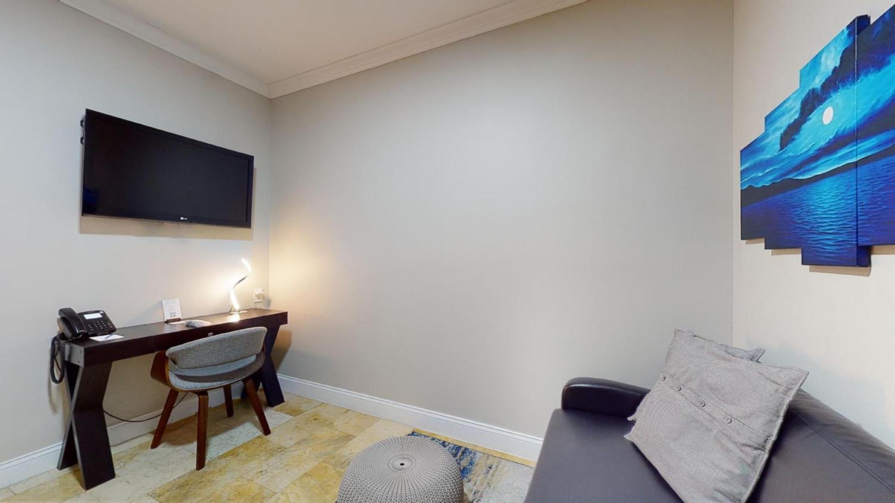 Executive Suite with King bed photo 2