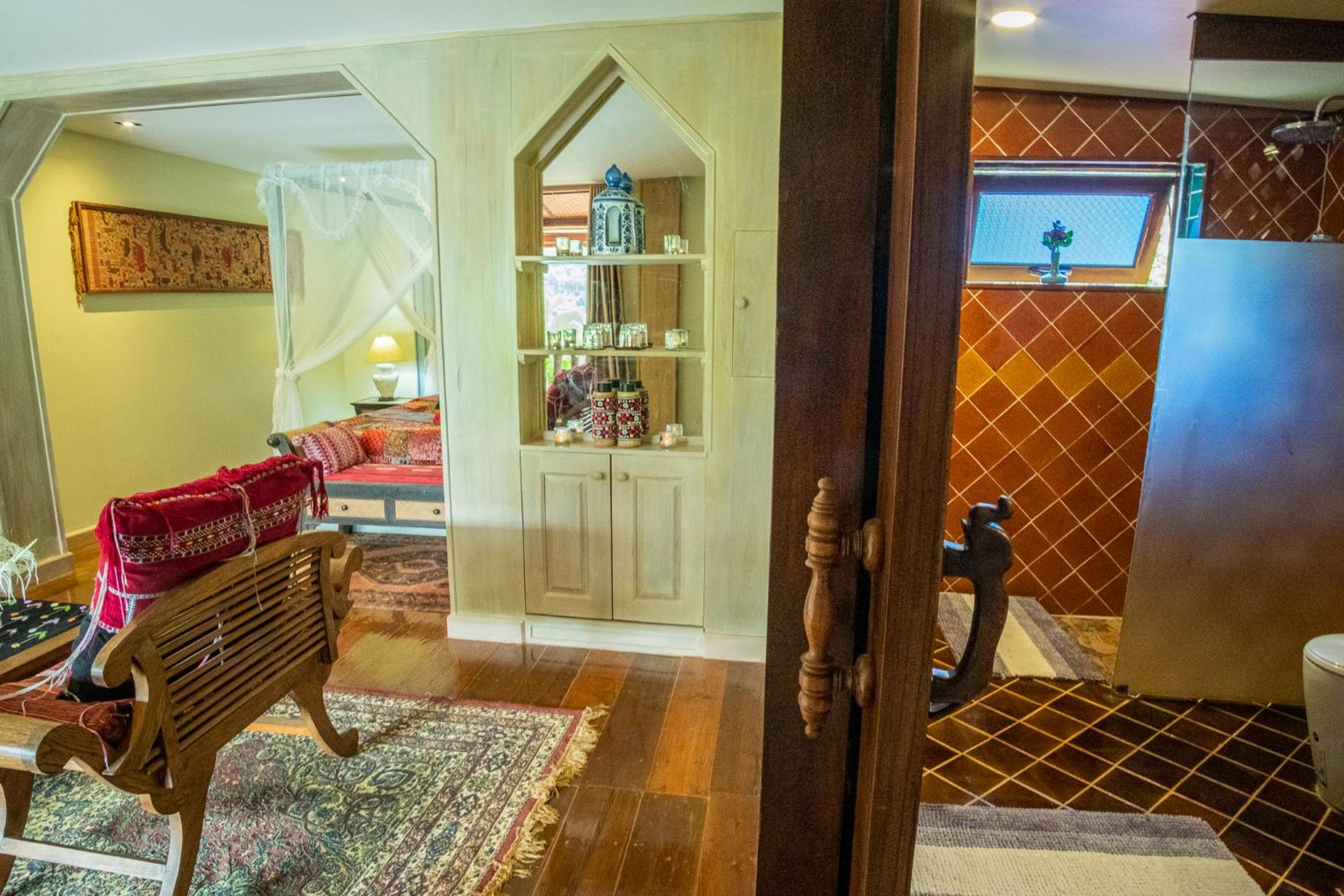 Junior Suite with Balcony - Photo 8