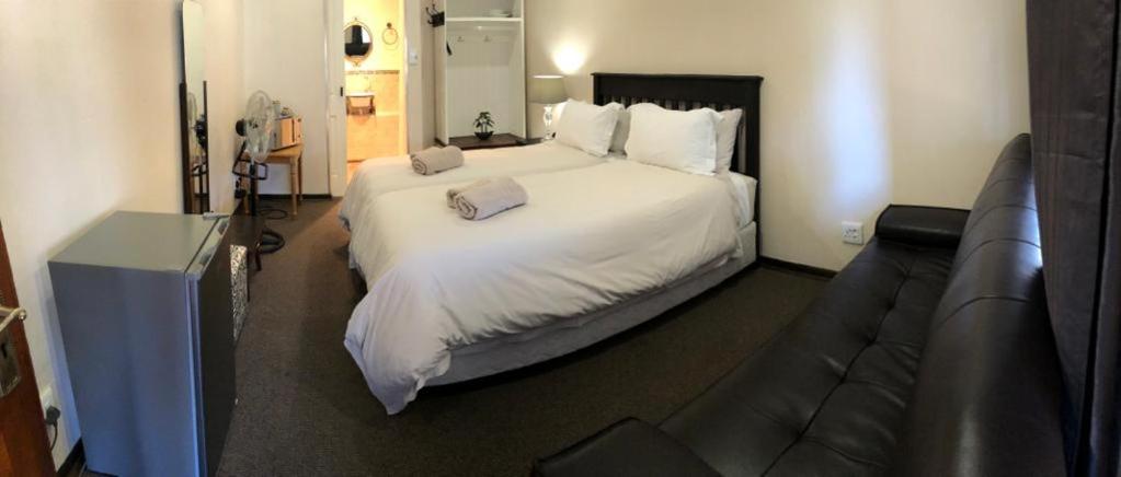 Double Room with Private Bathroom photo 1