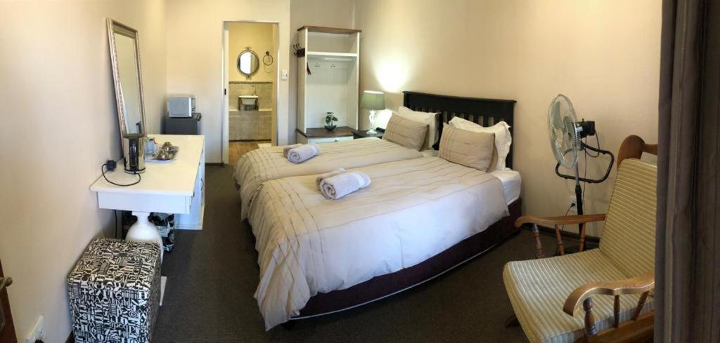 Double Room with Private Bathroom photo 1
