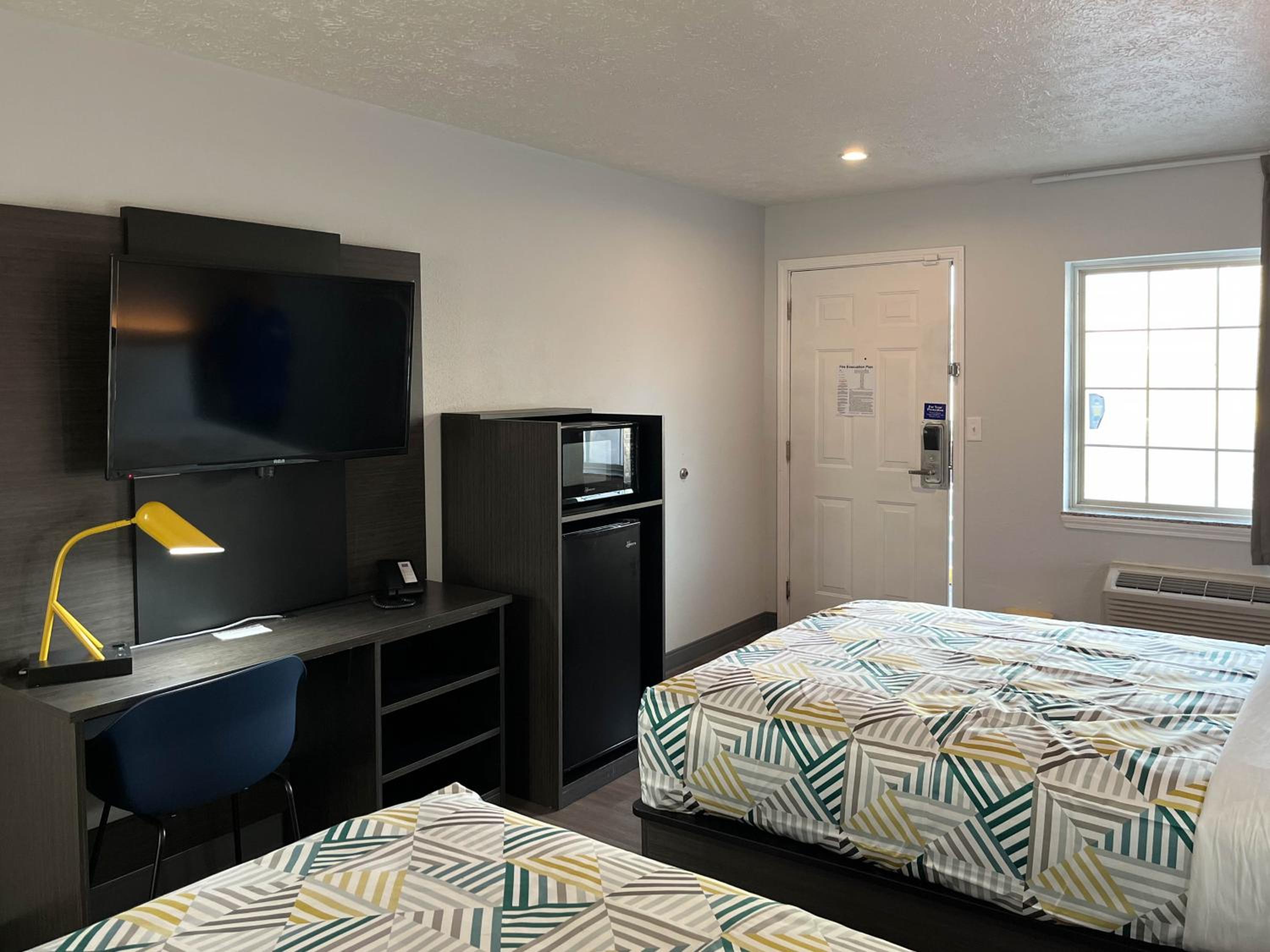 Quadruple Room - Non-Smoking photo 1