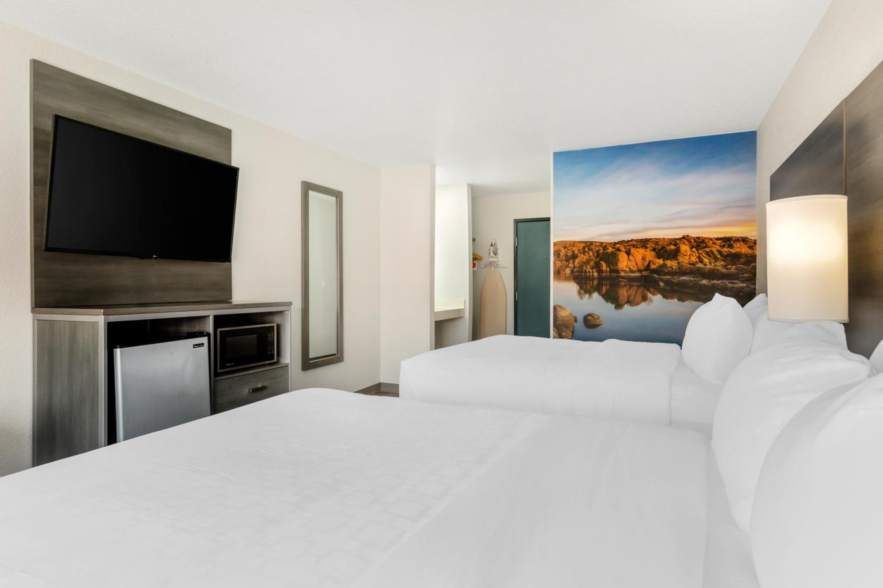 Queen Room with 2 Queen Beds - Non Smoking