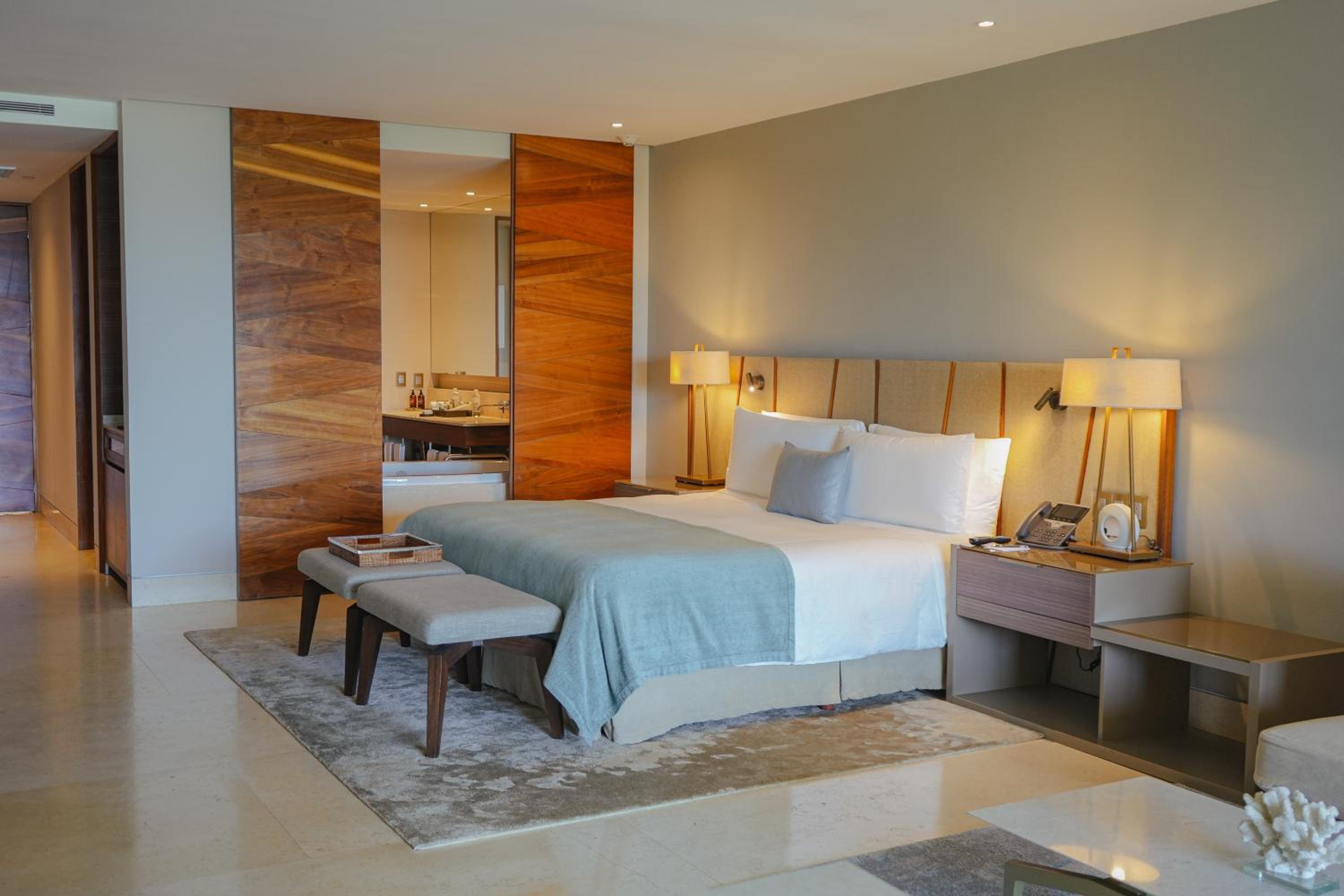 Ambassador Pool Suite