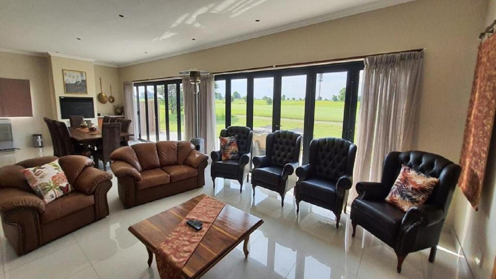 Four-Bedroom House photo 1