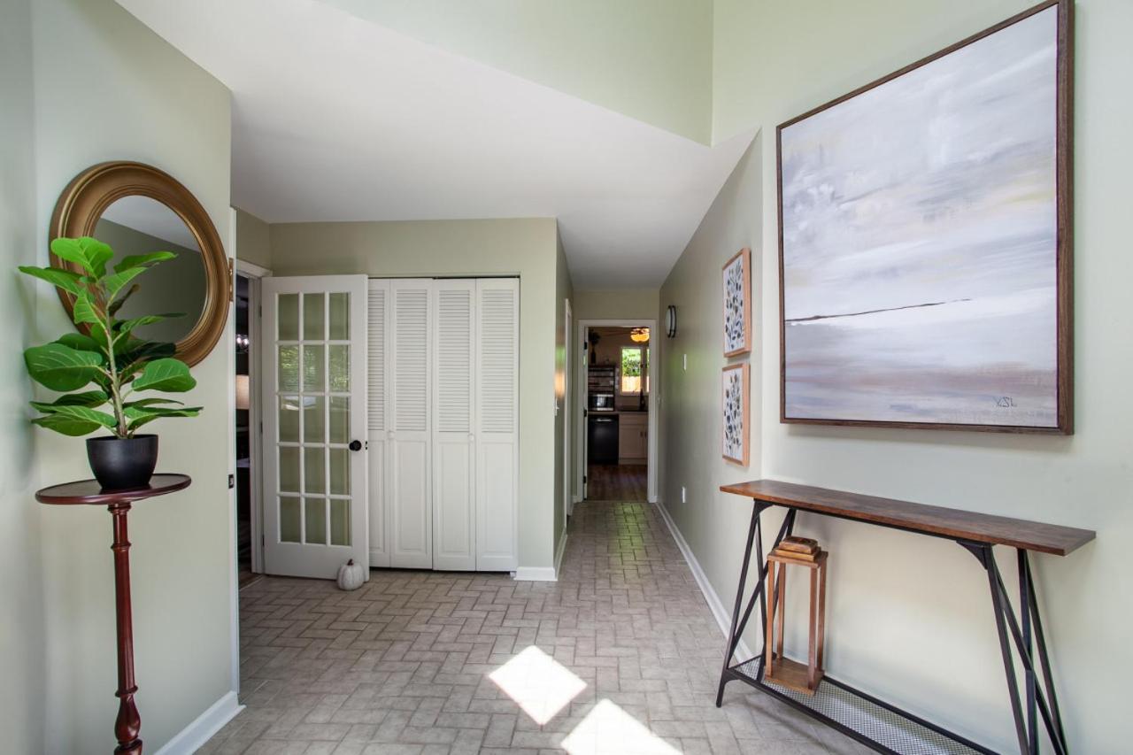 Five-Bedroom House photo 2