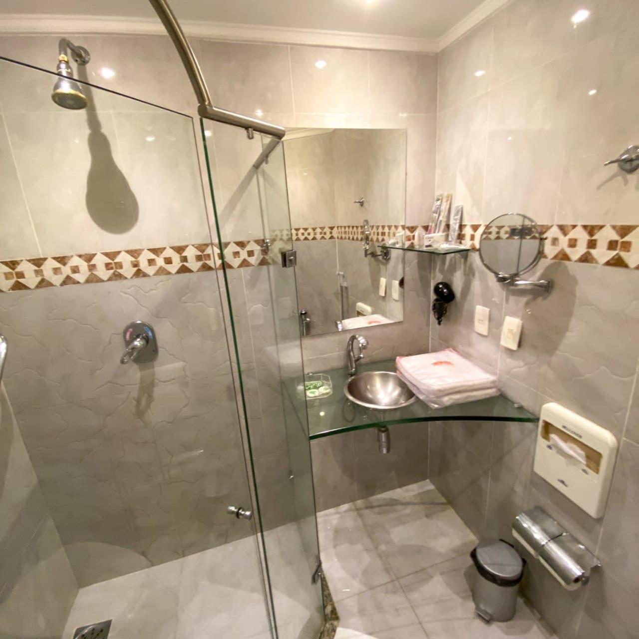 Standard Double Room - Photo 11