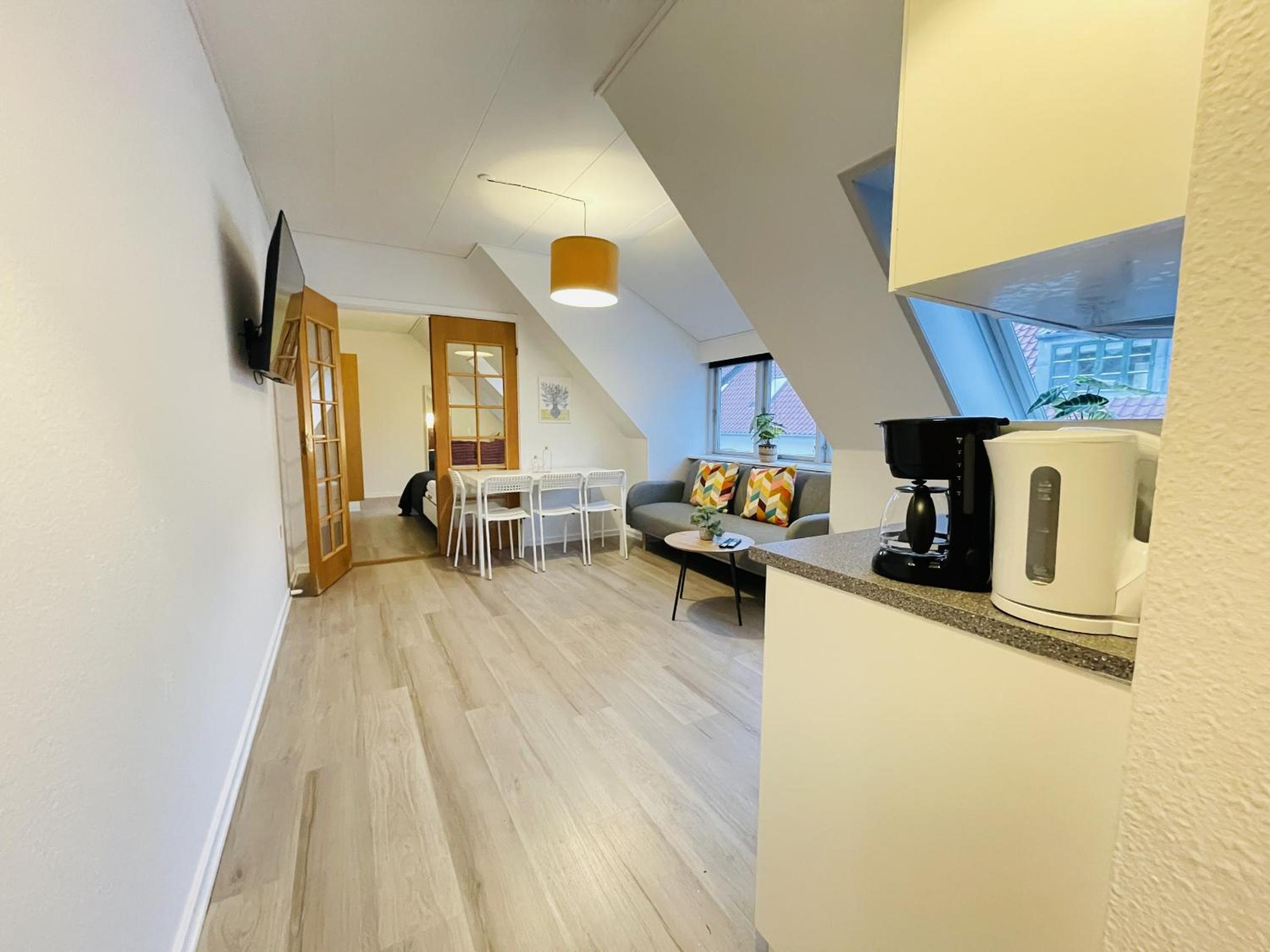 Apartment photo 2