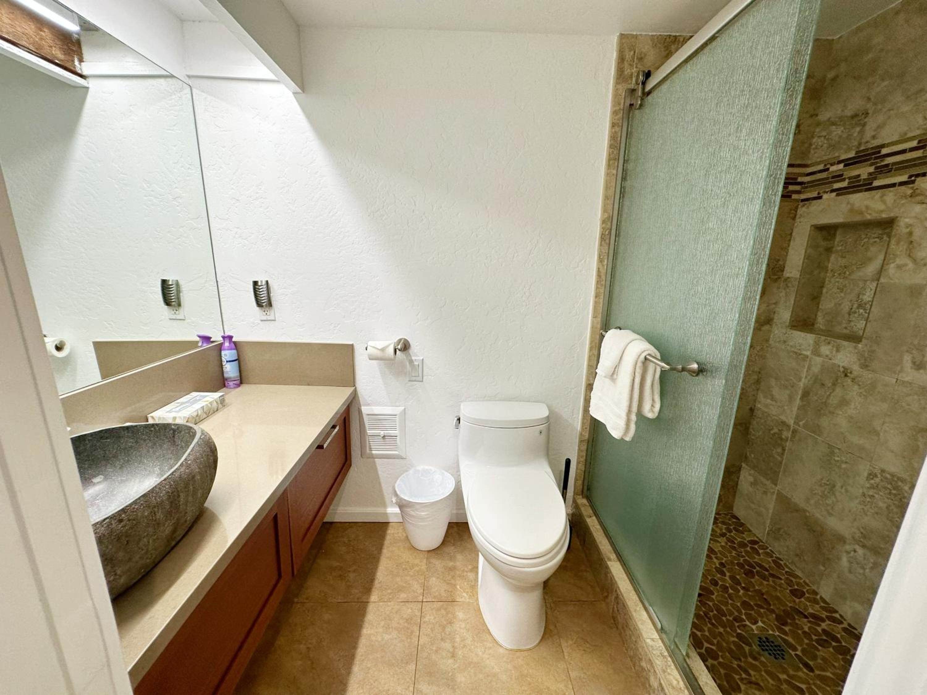 Five-Bedroom House photo 3