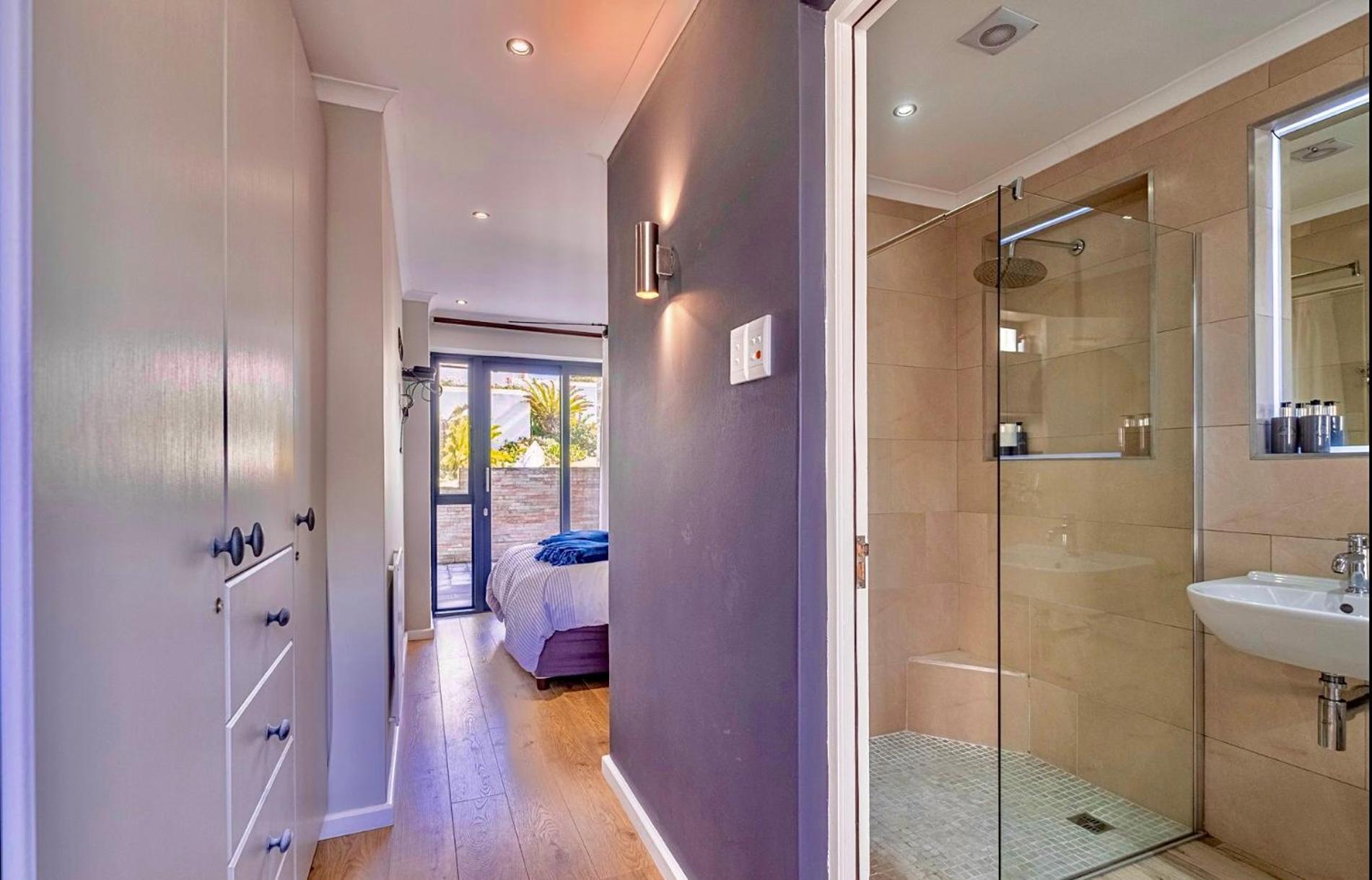 Budget Double Room photo 3