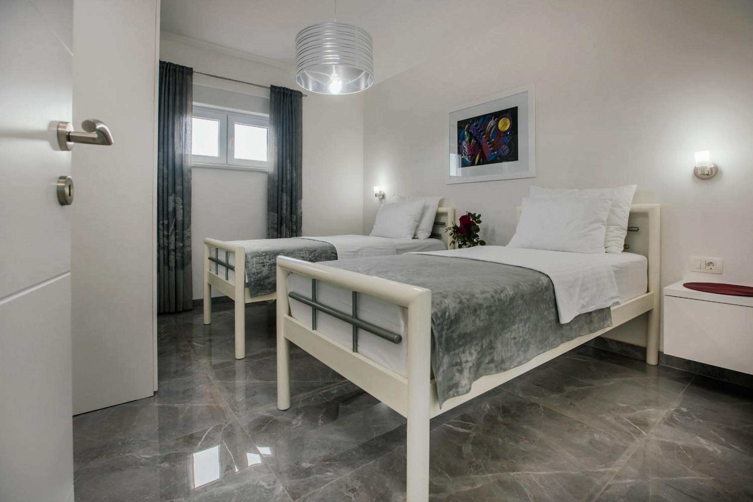 Villa photo 3