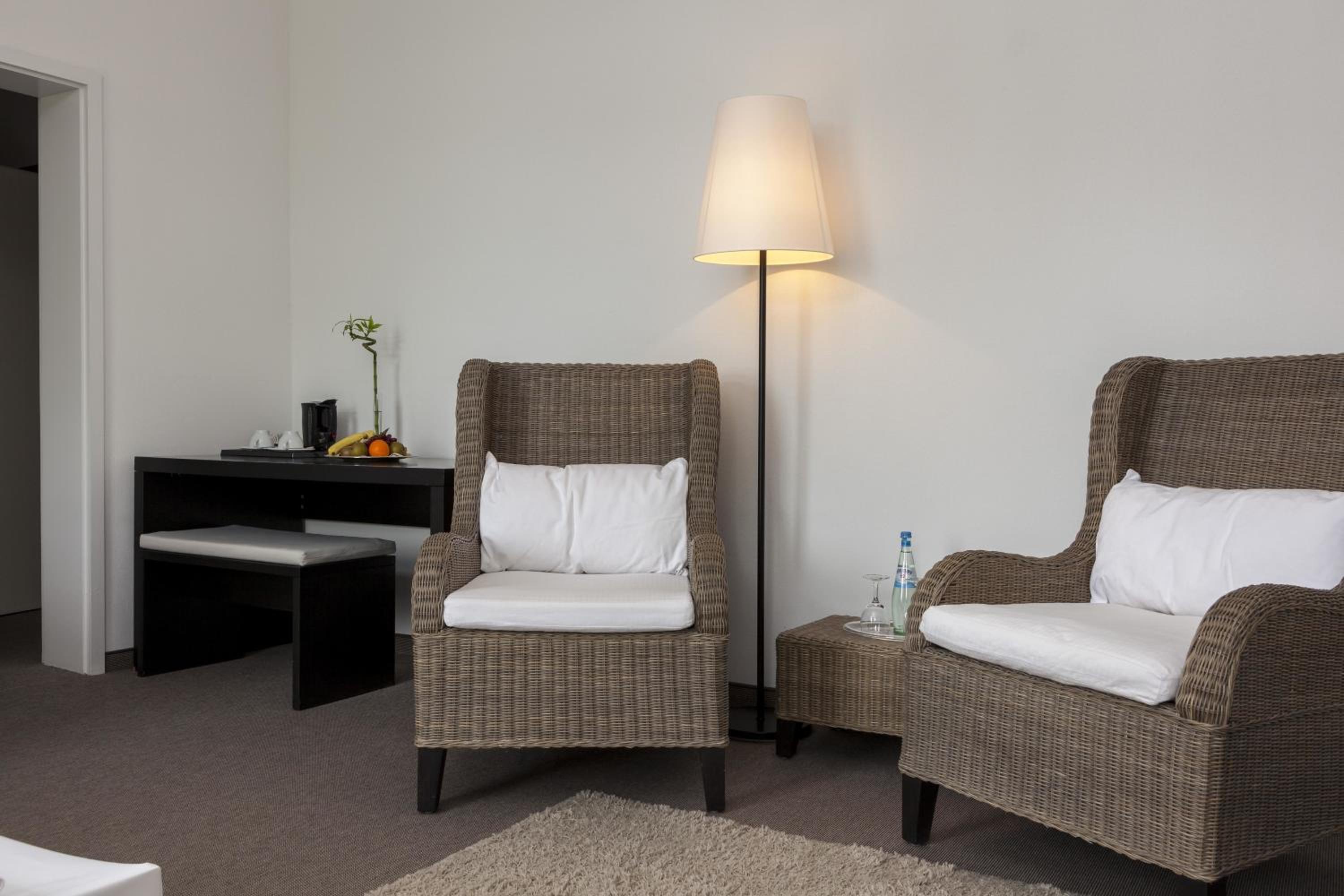 Standard Family Room - Lake View - Photo 4