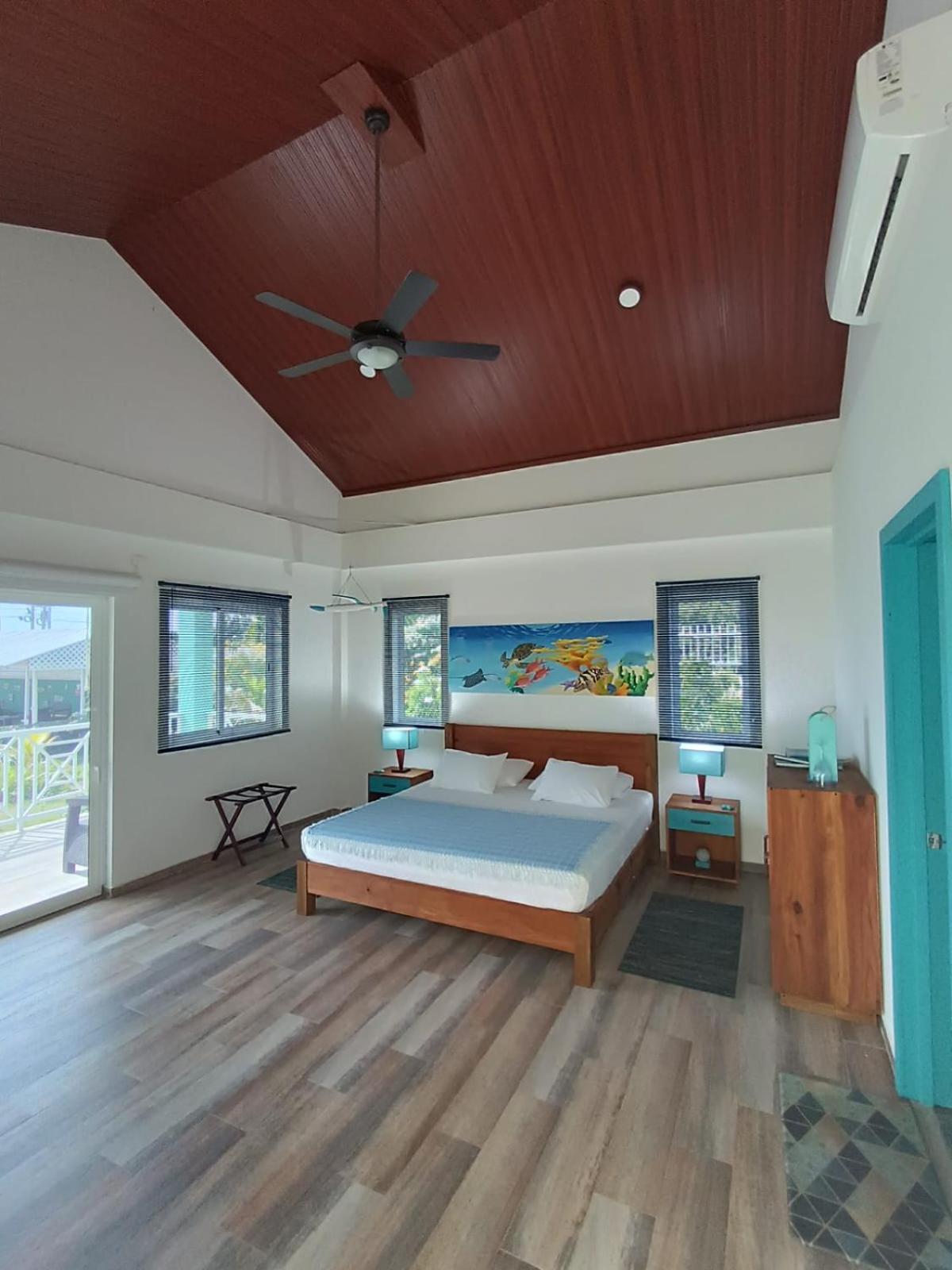 King Suite with Sea View photo 1
