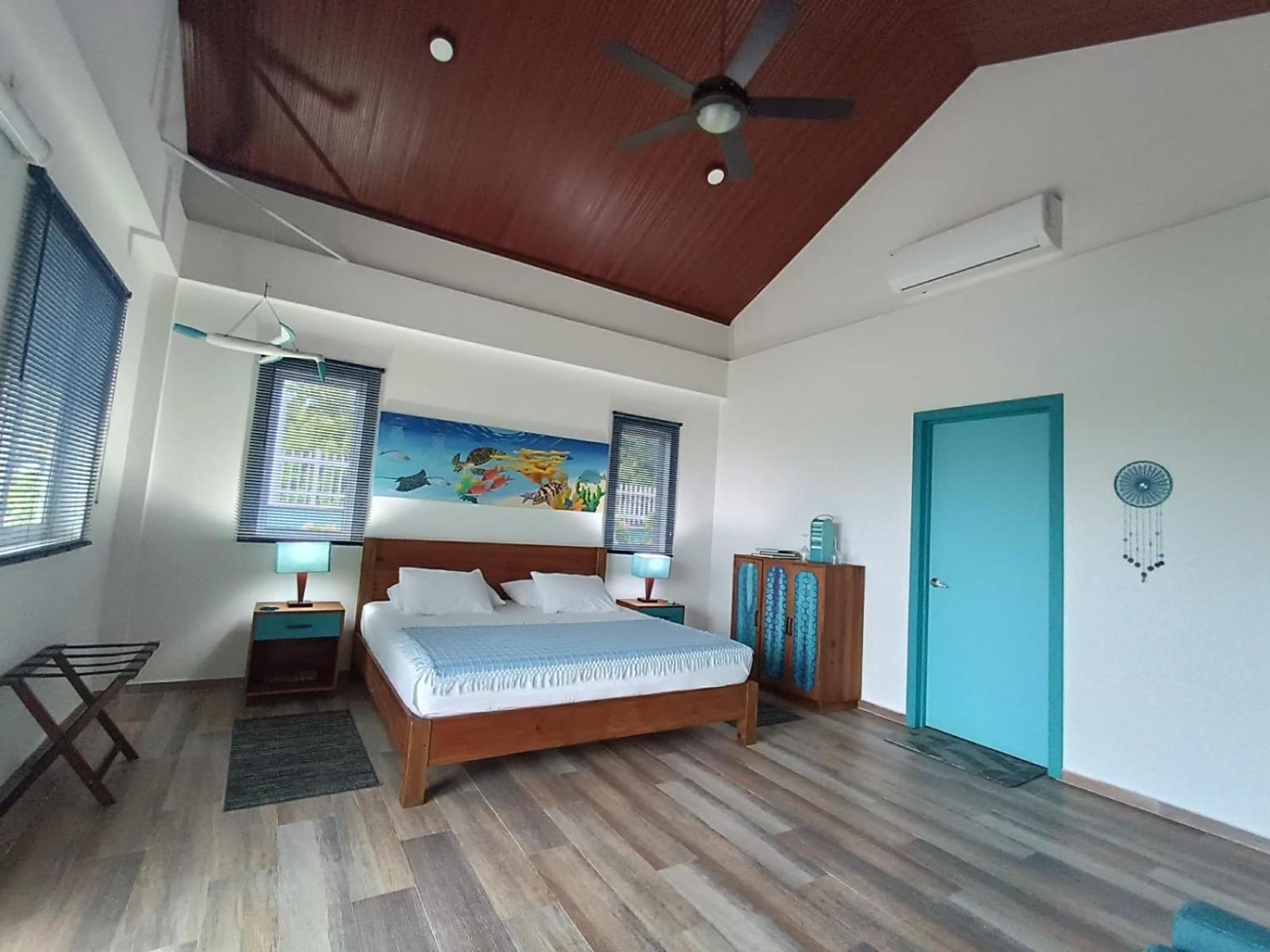 King Suite with Sea View photo 2