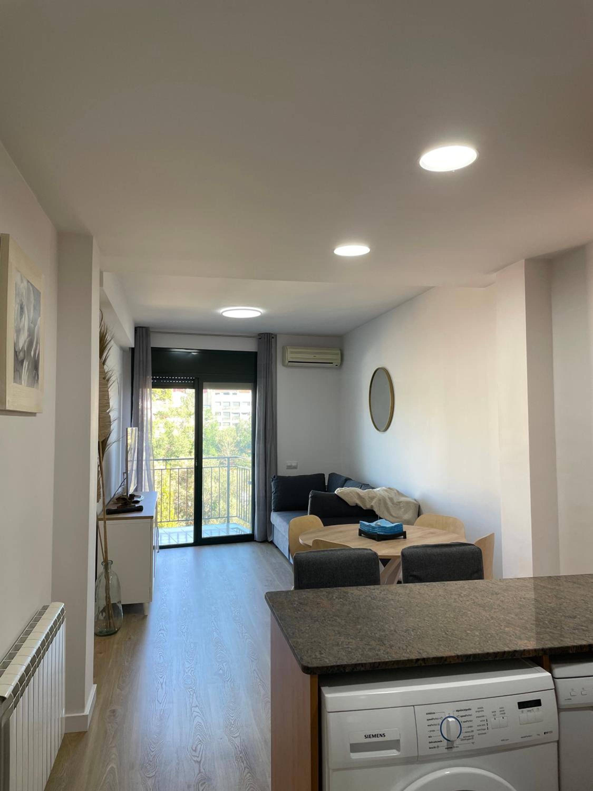 One-Bedroom Apartment photo 3