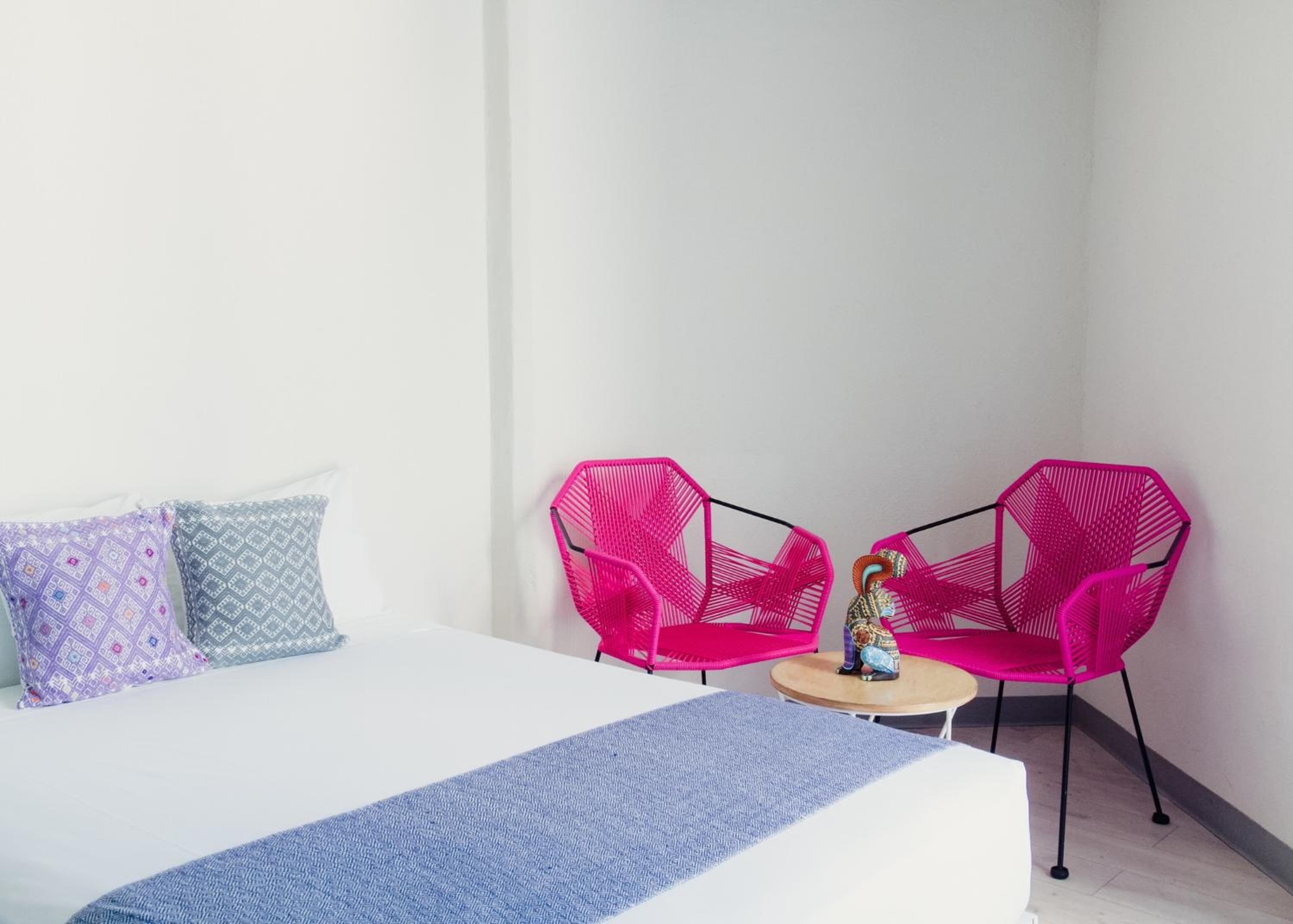 Deluxe King Room - Photo 5