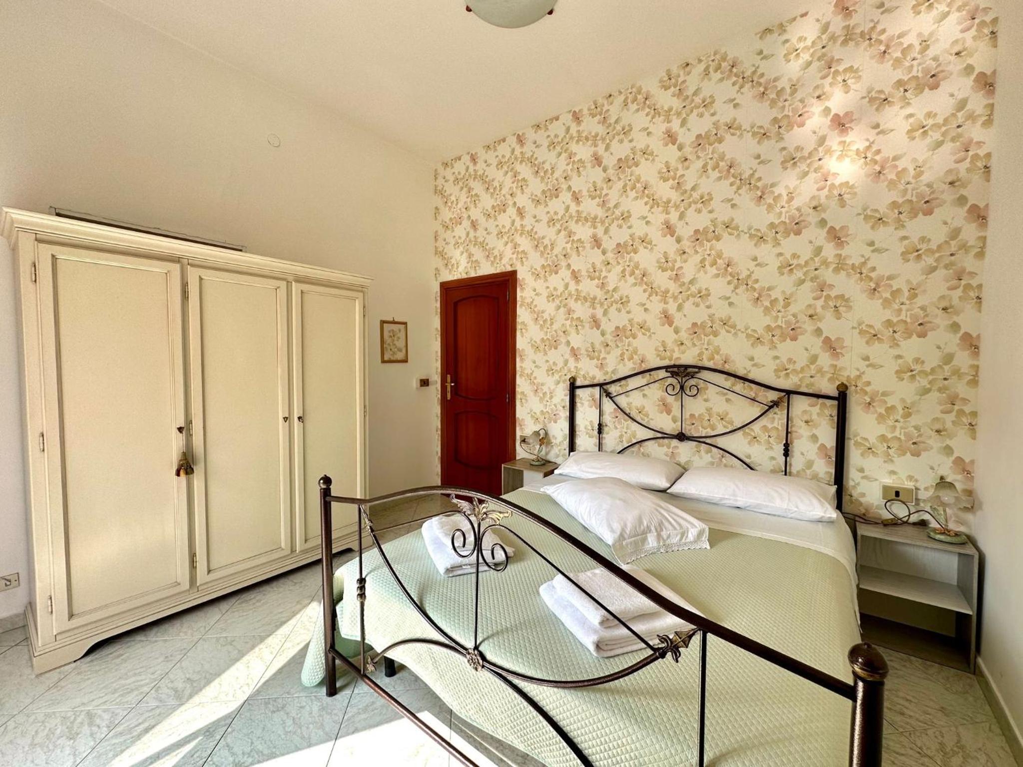 Deluxe Double Room with Balcony and Sea View