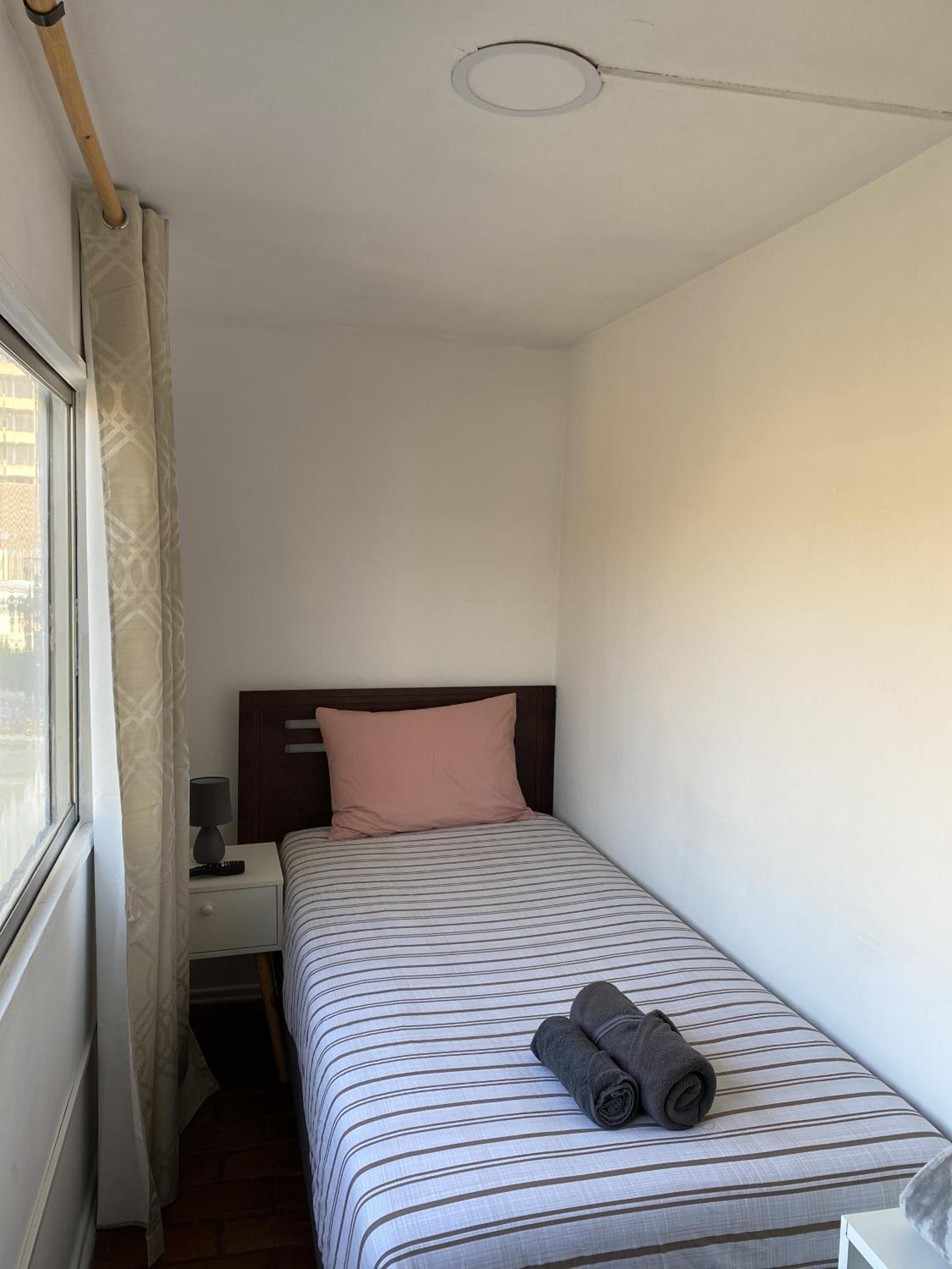 Small Single Room photo 3