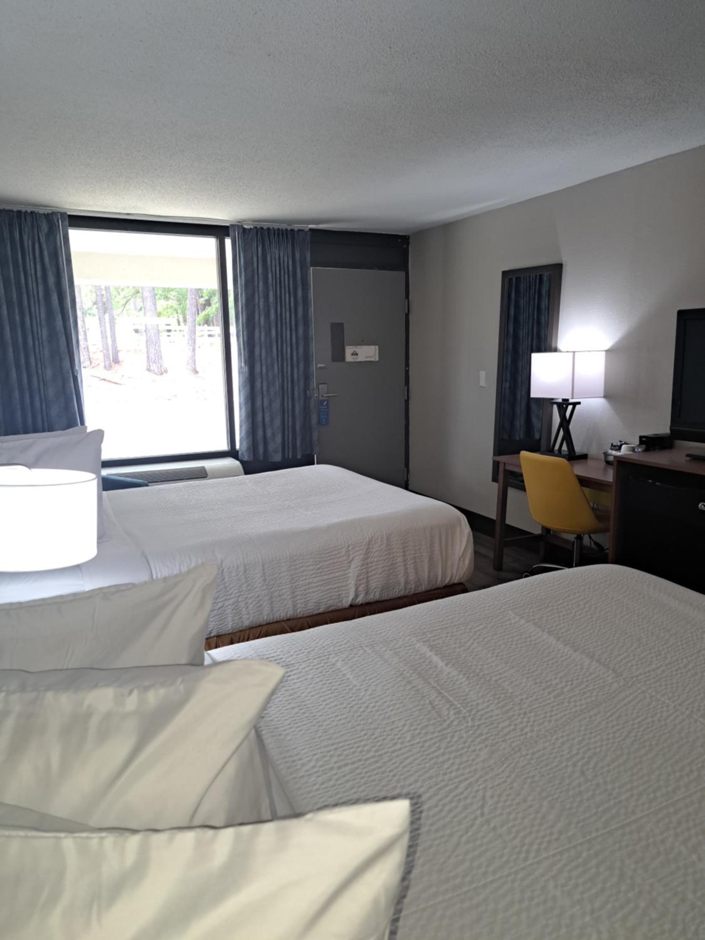 Double Room with Two Double Beds - Smoking - Photo 10