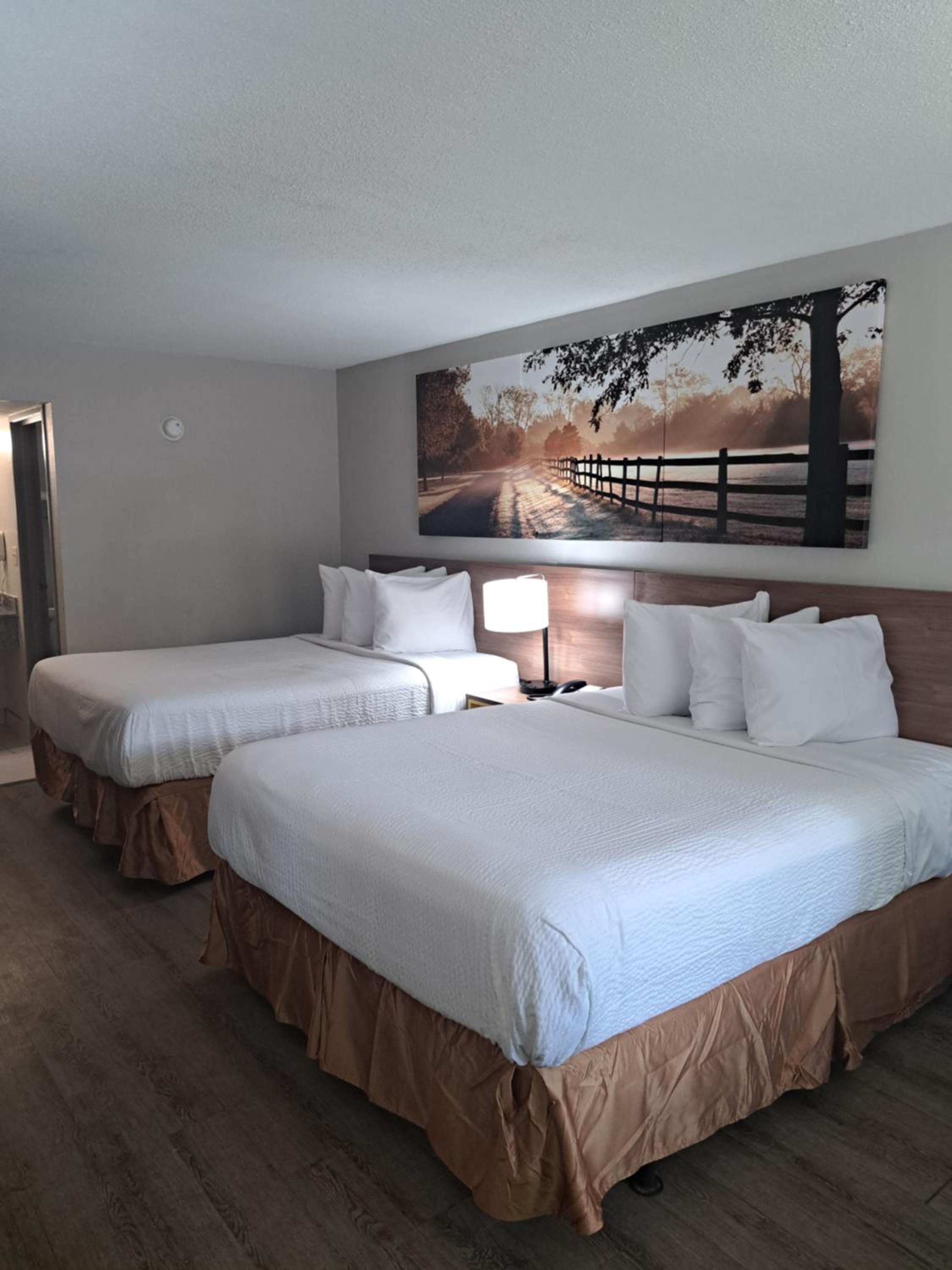 Double Room with Two Double Beds - Smoking - Photo 2
