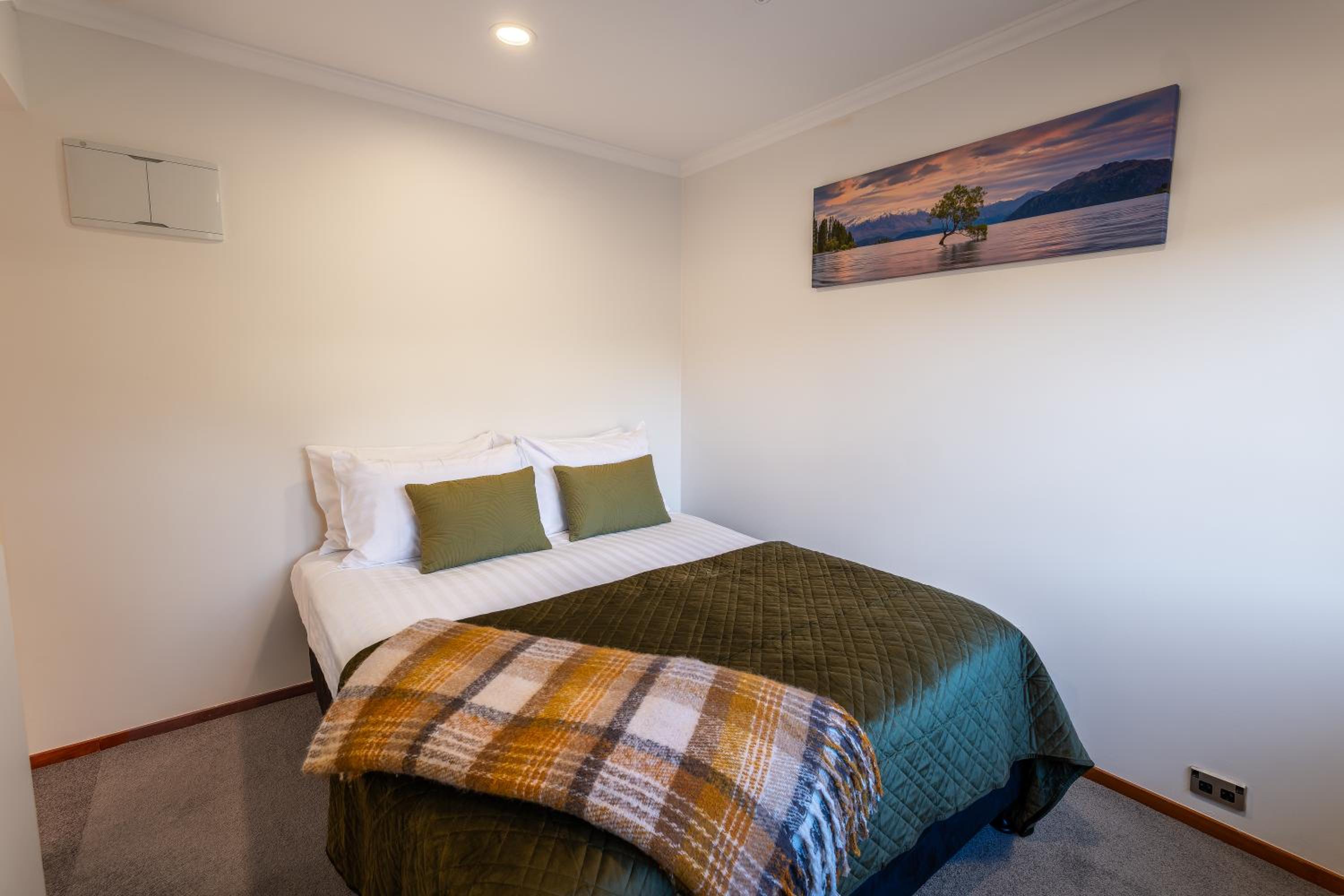 Apartment with Lake View photo 3