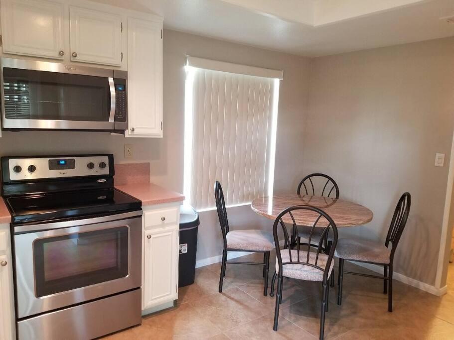 Three-Bedroom House photo 2