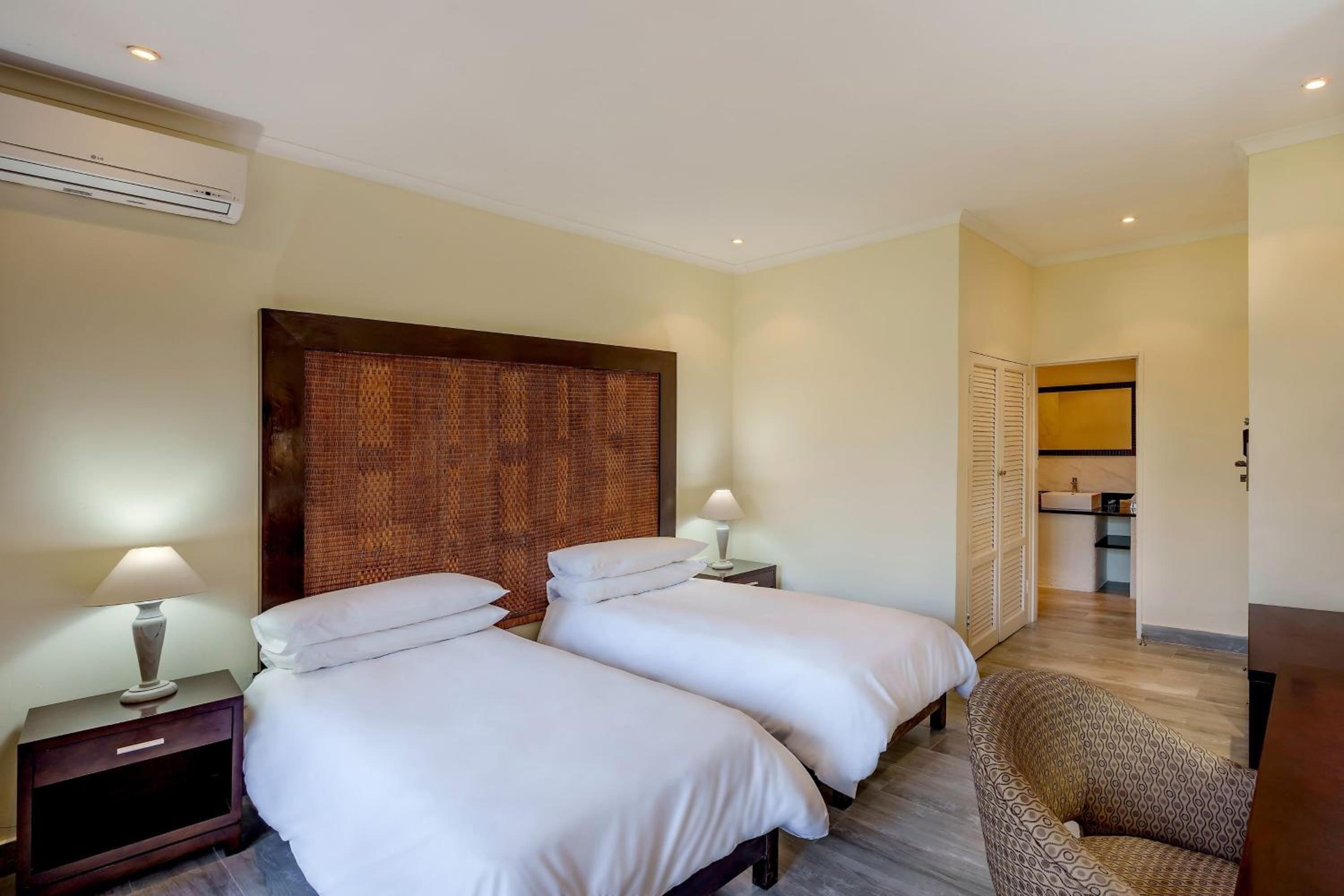 Guest room, 2 Twin - Photo 3