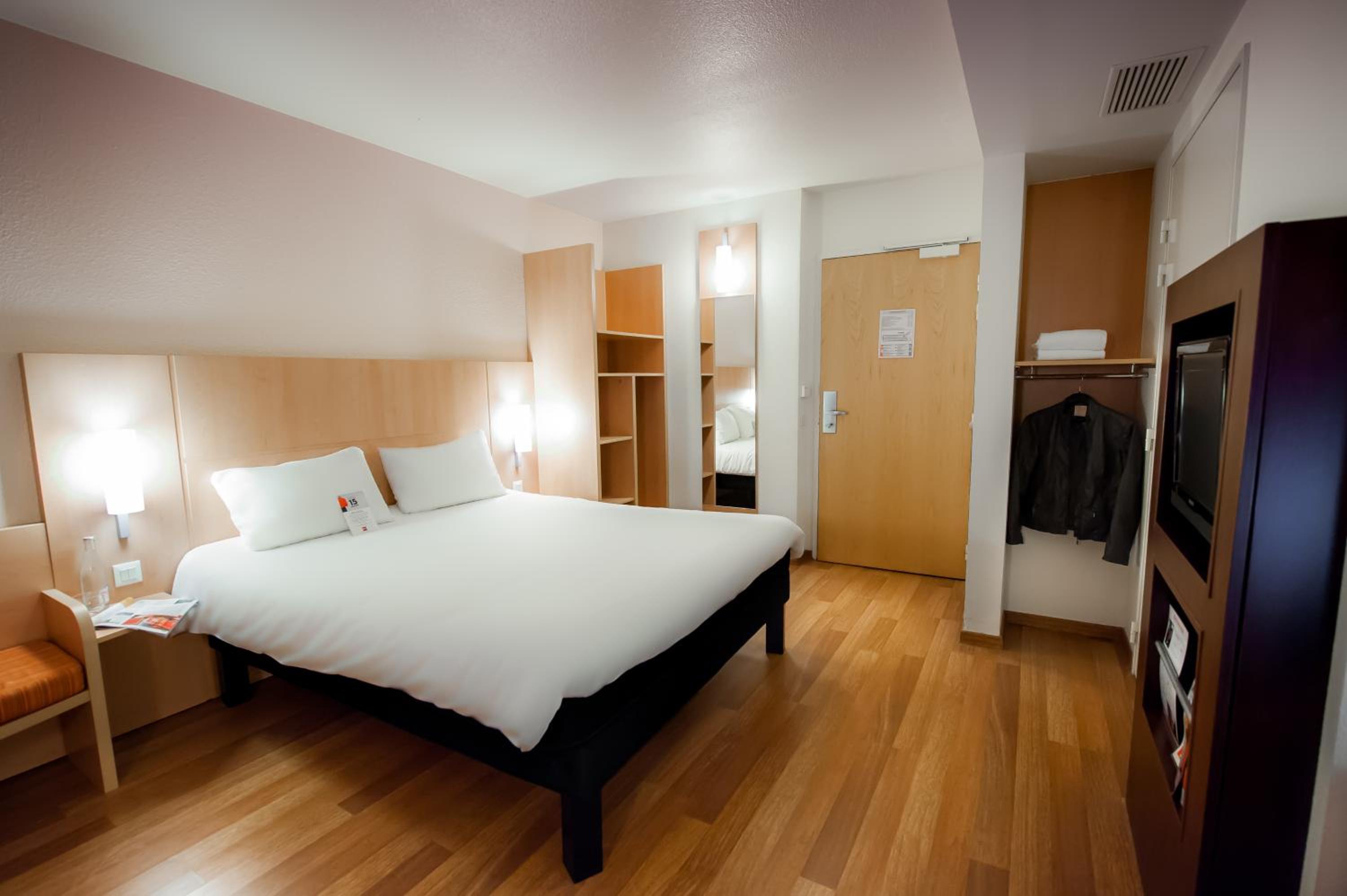 Standard Double Room - Photo 2