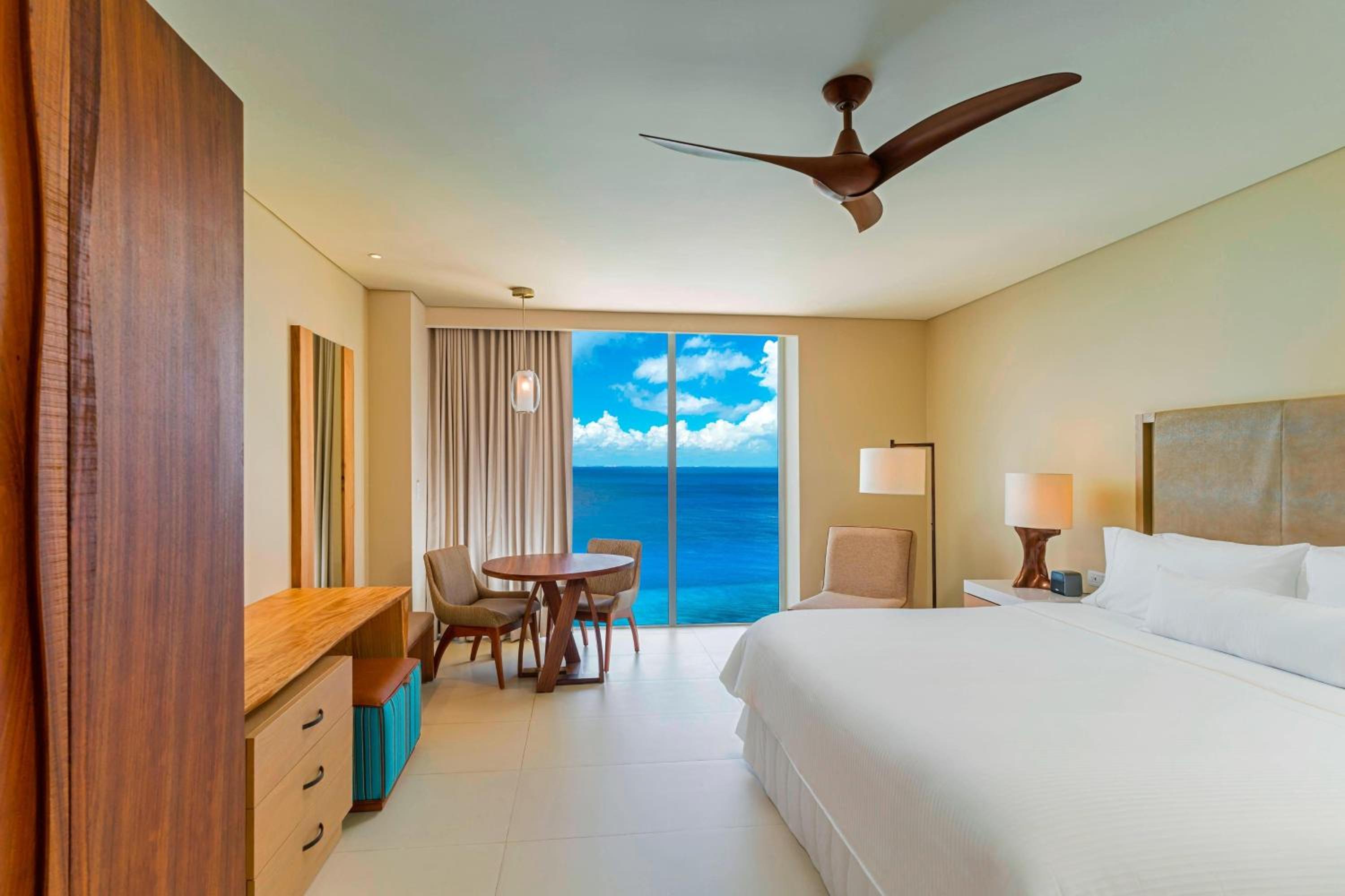 Classic Guest room 1 King Ocean View