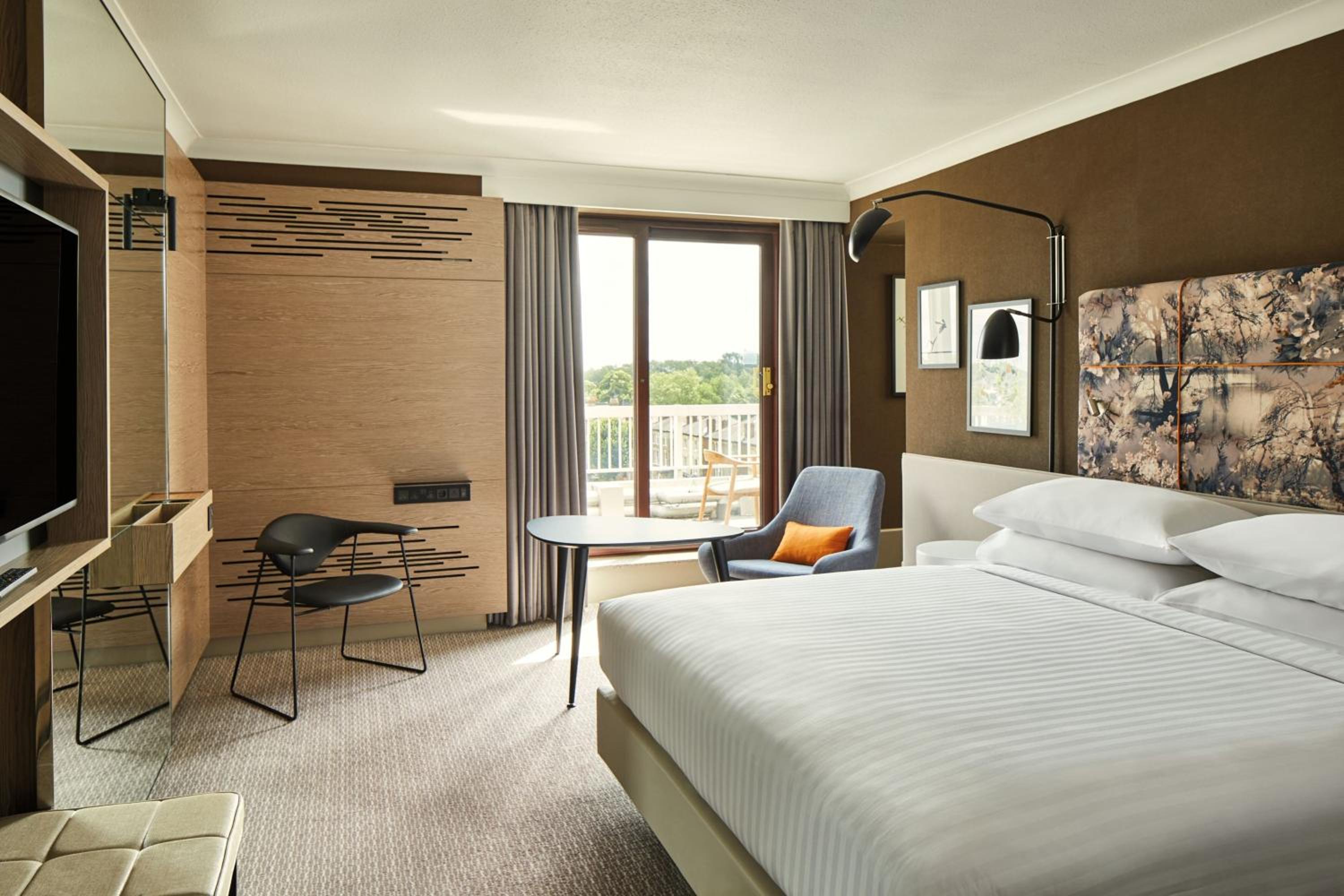Deluxe Room, Balcony